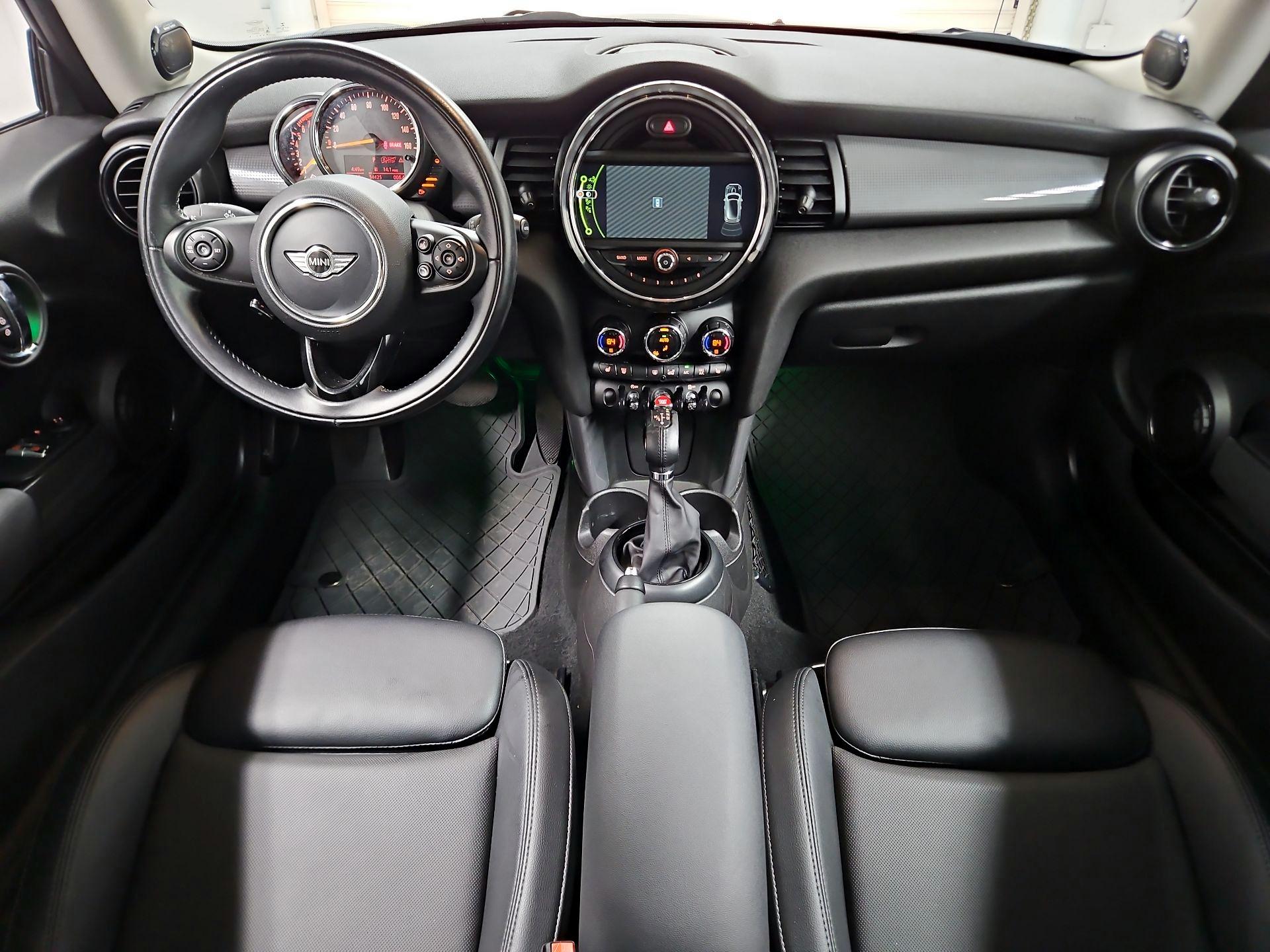 Thumbnail: 2017 MINI Cooper Hardtop - 9