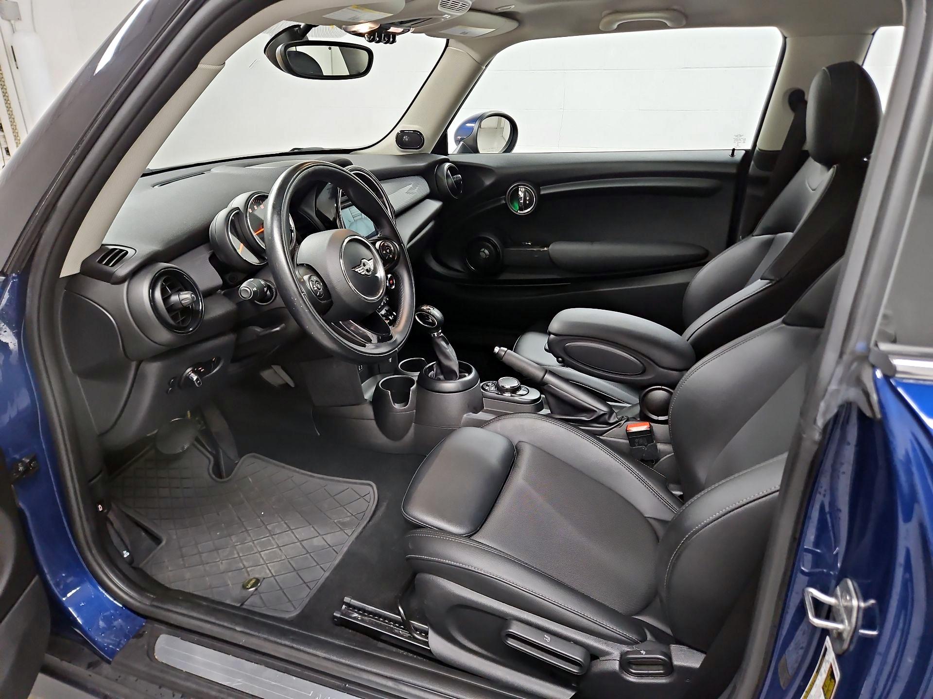 Thumbnail: 2017 MINI Cooper Hardtop - 11