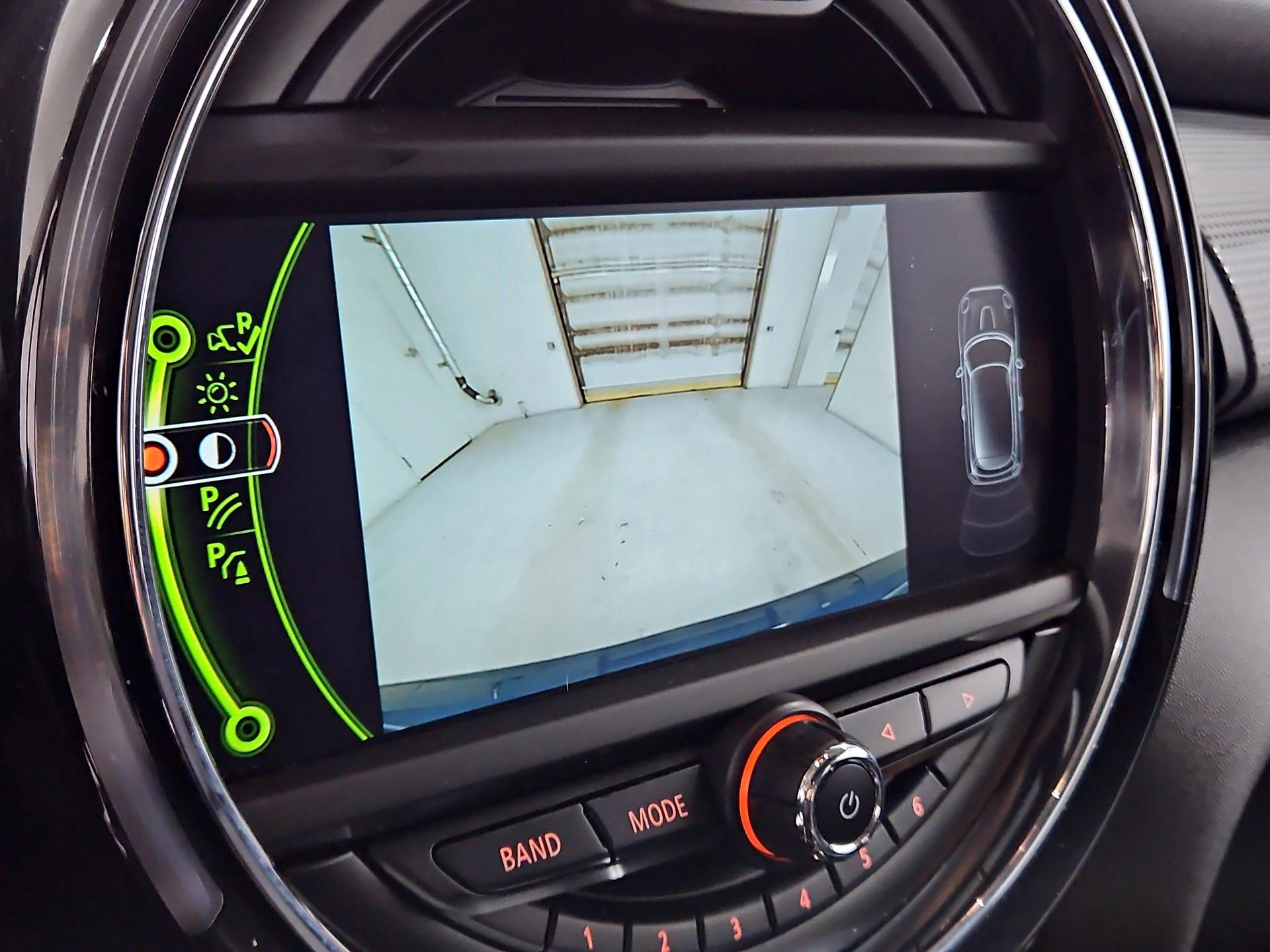 Thumbnail: 2017 MINI Cooper Hardtop - 15