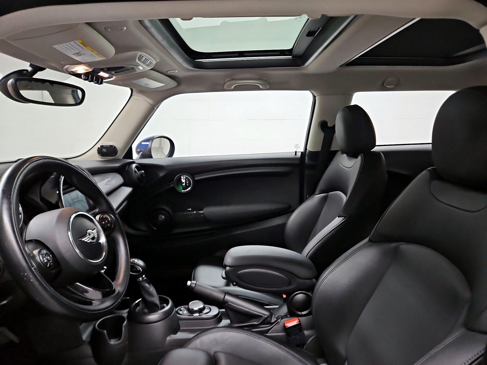 Thumbnail: 2017 MINI Cooper Hardtop - 20