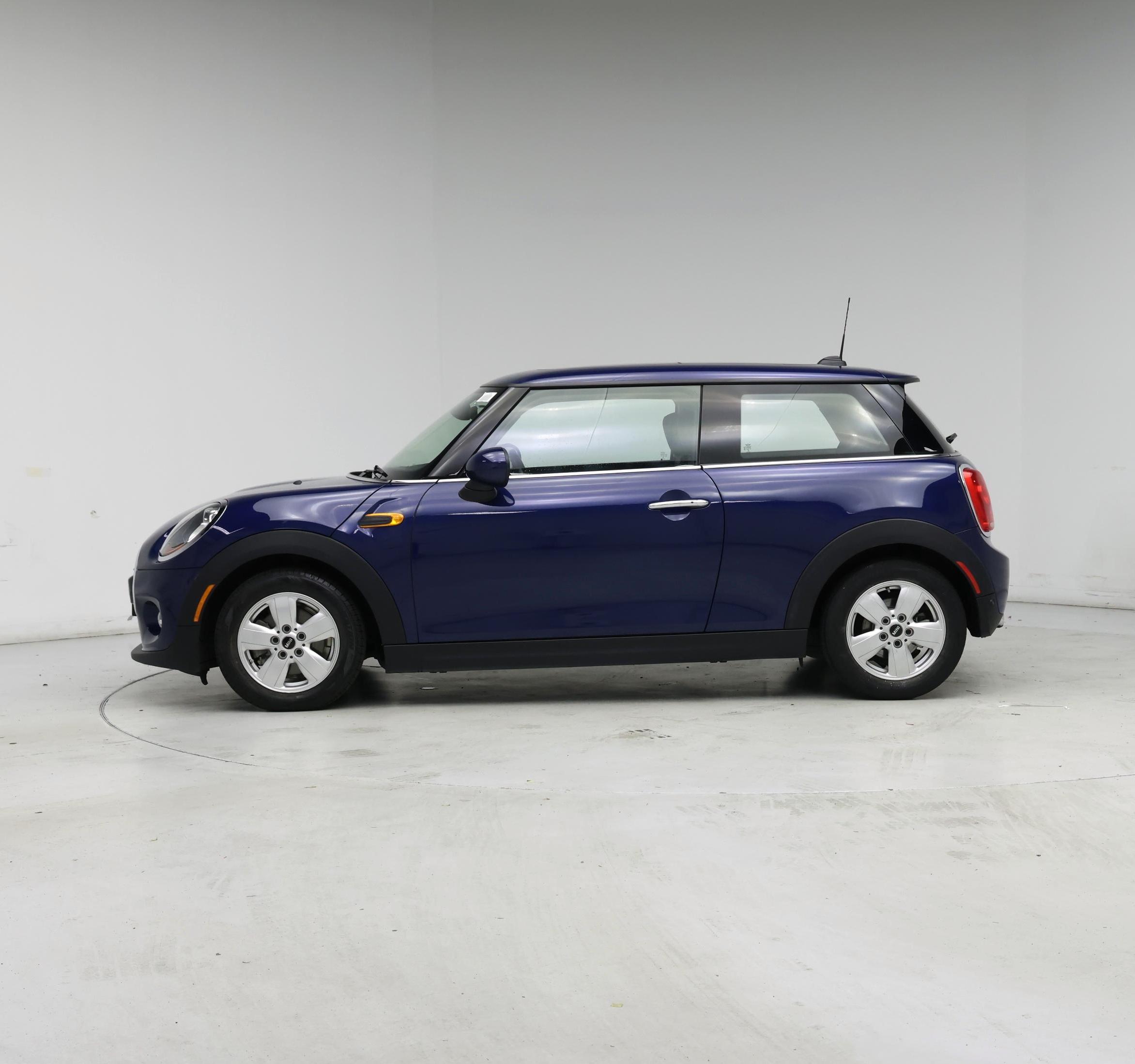 Thumbnail: 2017 MINI Cooper Hardtop - 3