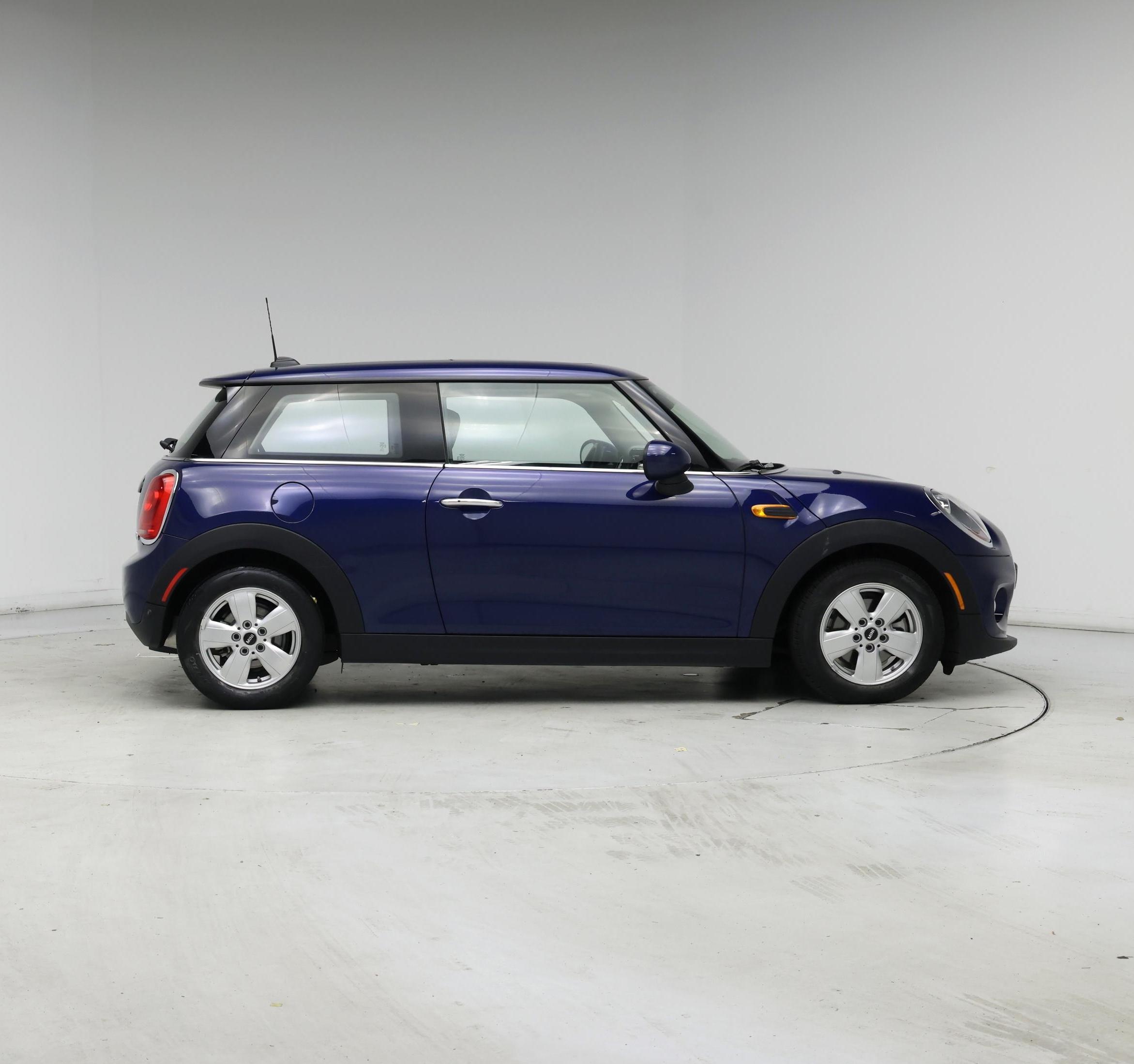 Thumbnail: 2017 MINI Cooper Hardtop - 7