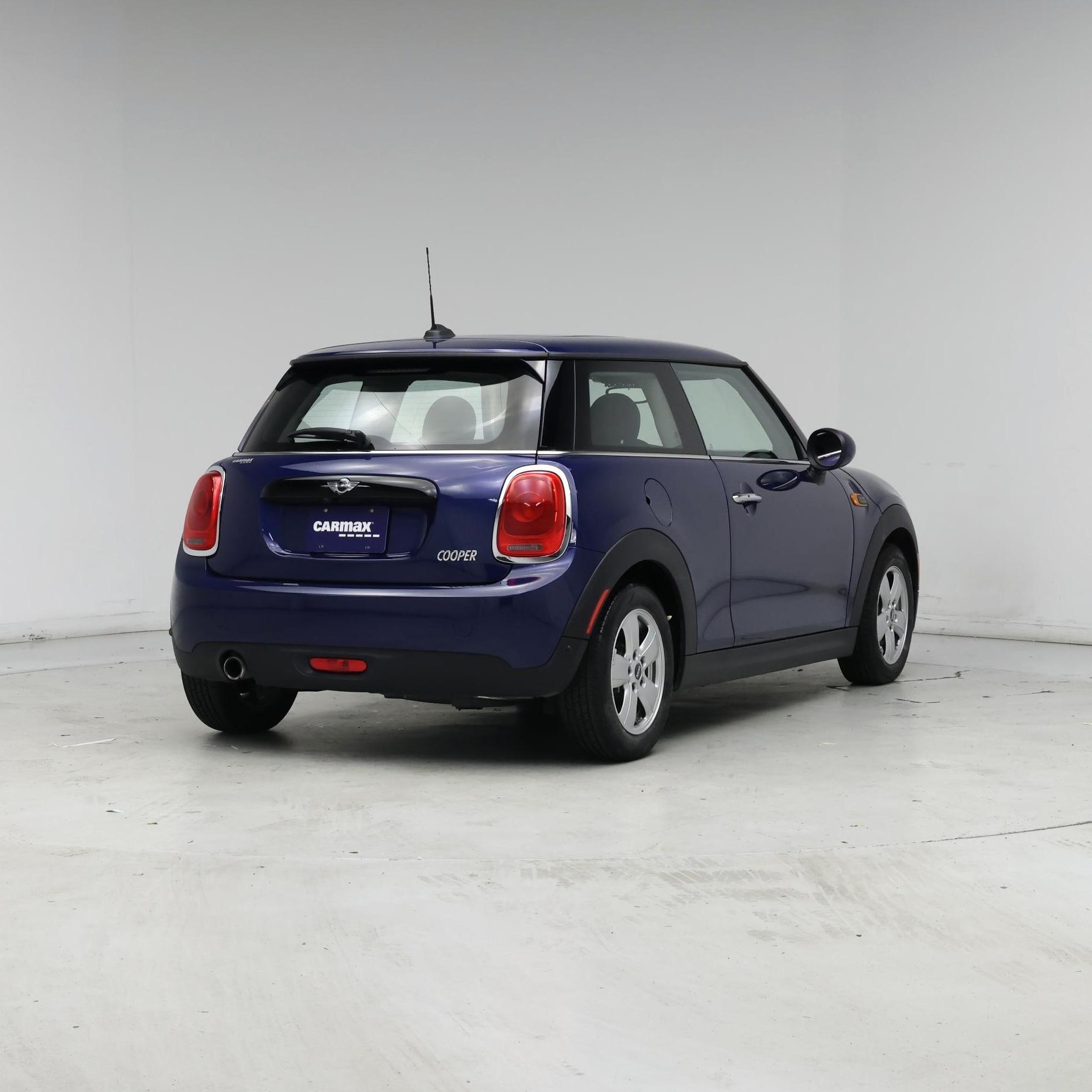 Thumbnail: 2017 MINI Cooper Hardtop - 8