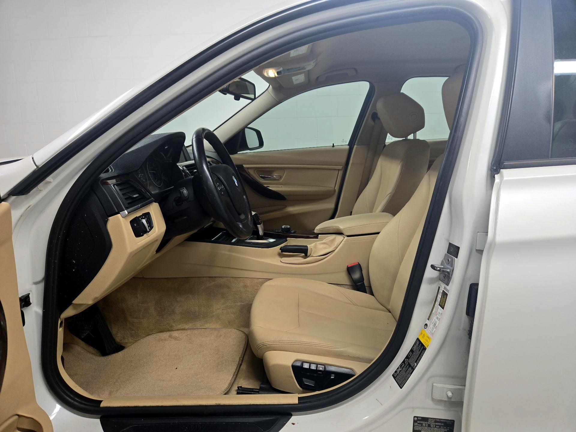 Thumbnail: 2014 BMW 3 Series - 11