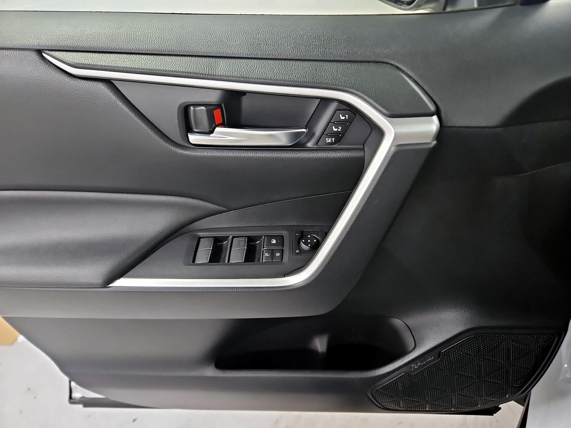 Thumbnail: 2023 Toyota RAV4 - 12