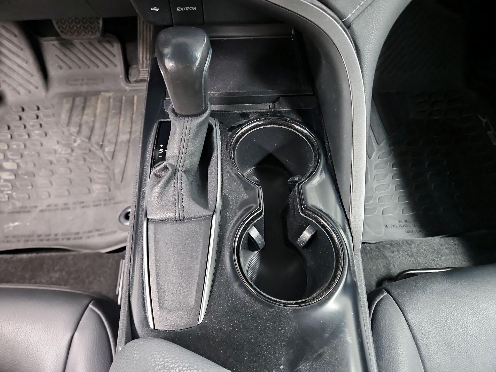 Thumbnail: 2020 Toyota Camry - 17