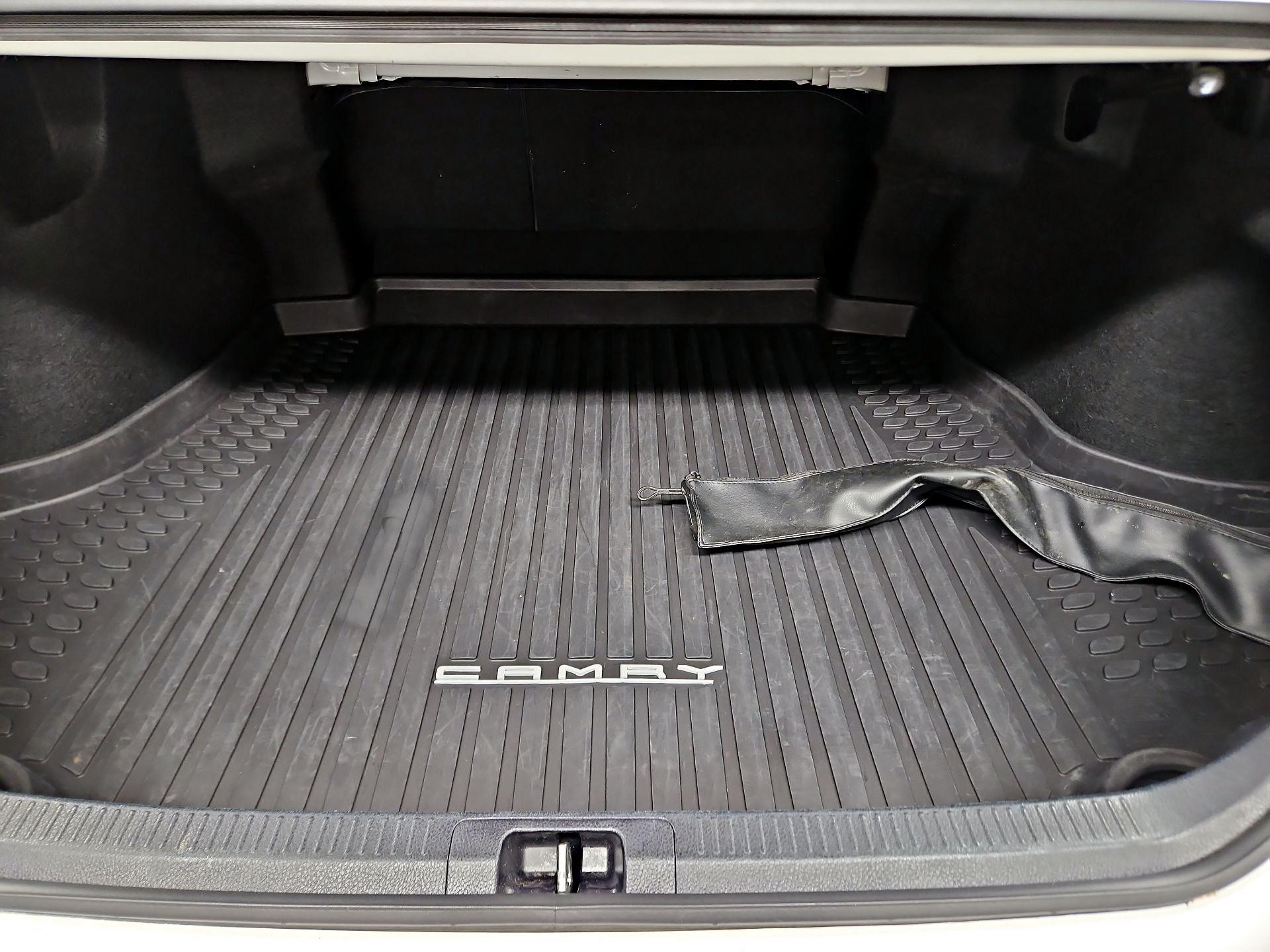 Thumbnail: 2020 Toyota Camry - 20