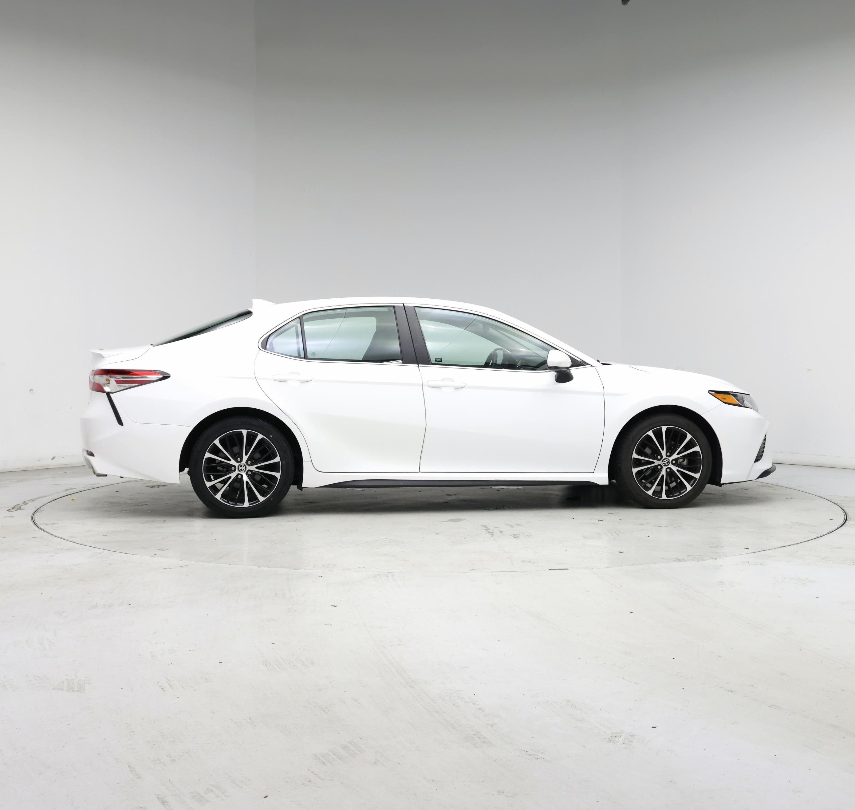 Thumbnail: 2020 Toyota Camry - 7