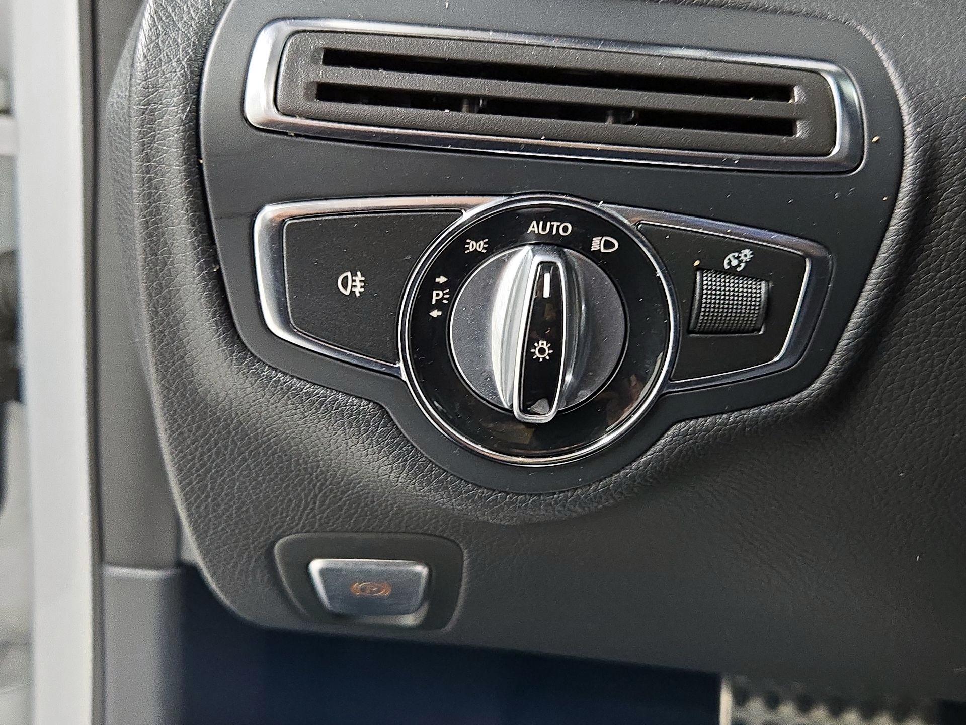 Thumbnail: 2015 Mercedes-Benz C-Class - 13
