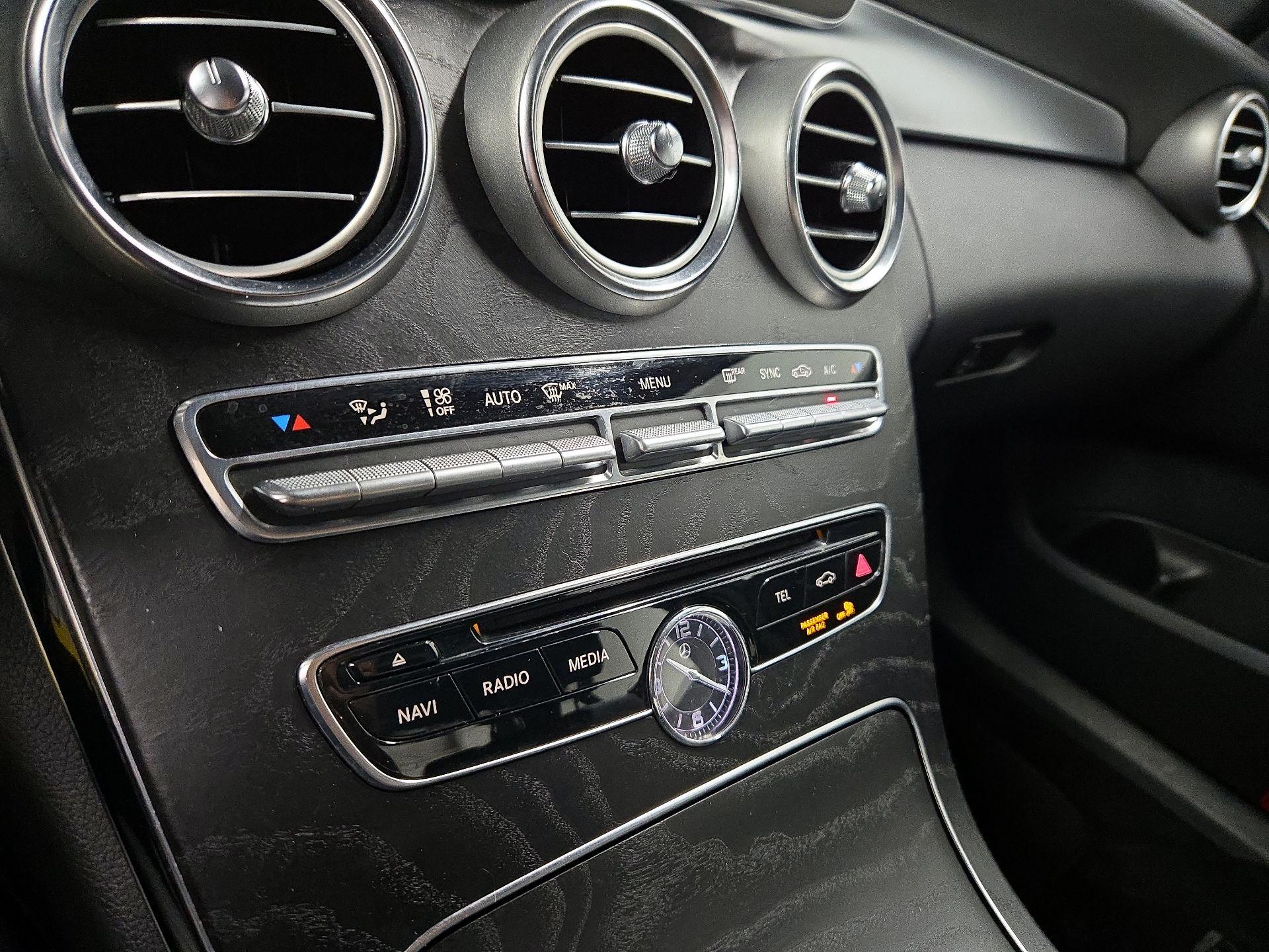 Thumbnail: 2015 Mercedes-Benz C-Class - 17