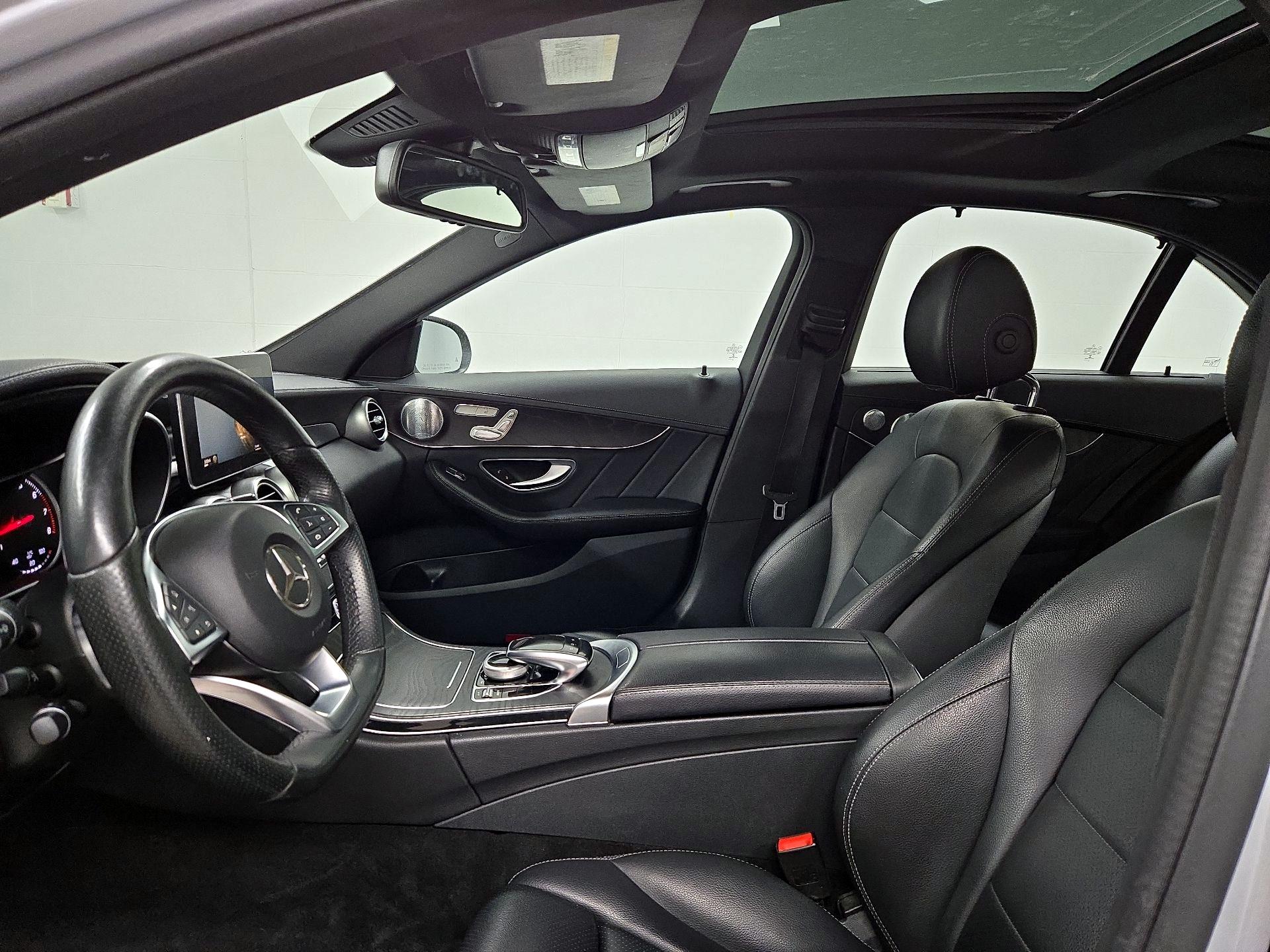 Thumbnail: 2015 Mercedes-Benz C-Class - 20