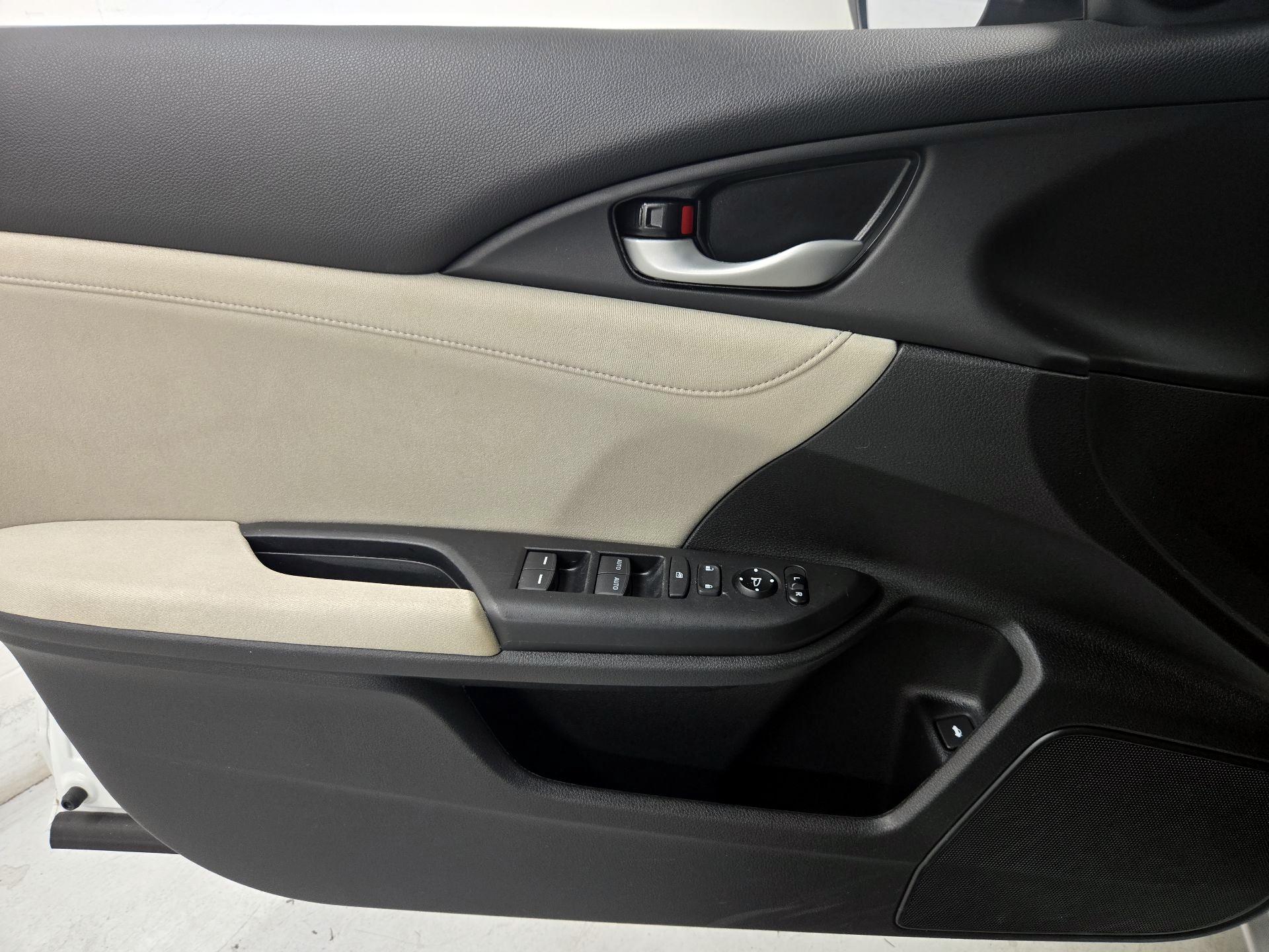 Thumbnail: 2022 Honda Insight - 12