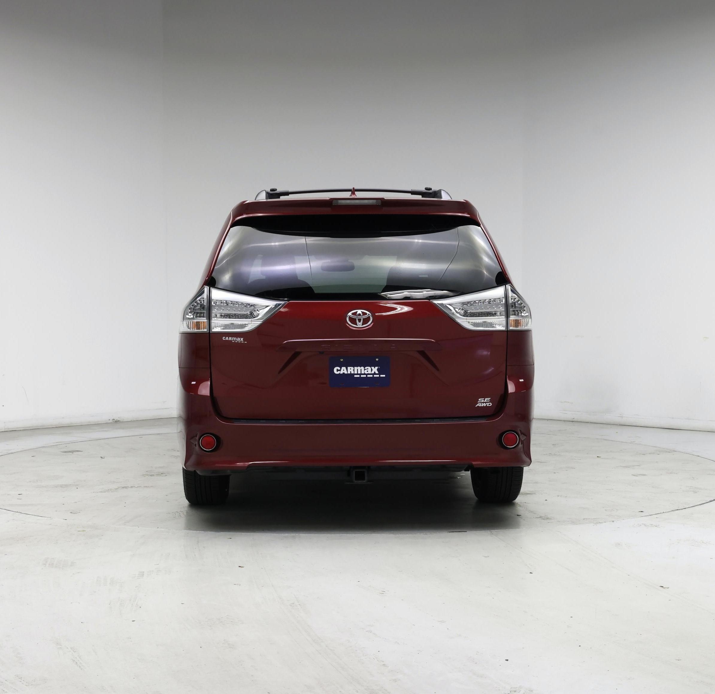 Thumbnail: 2019 Toyota Sienna - 6