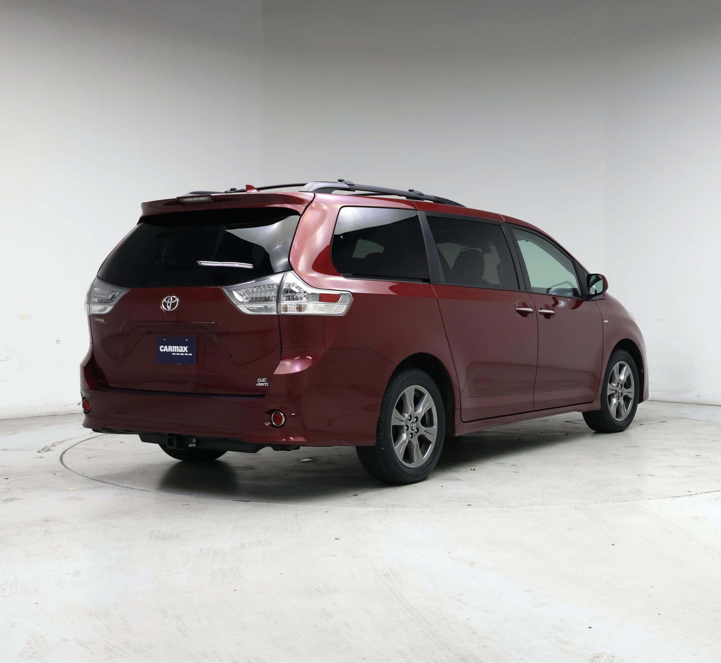 Thumbnail: 2019 Toyota Sienna - 8