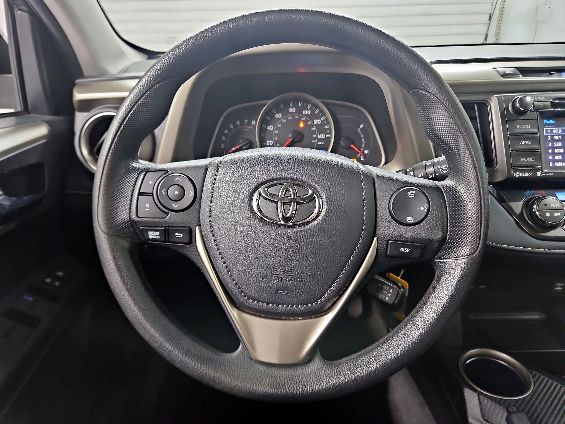 Thumbnail: 2015 Toyota RAV4 - 10