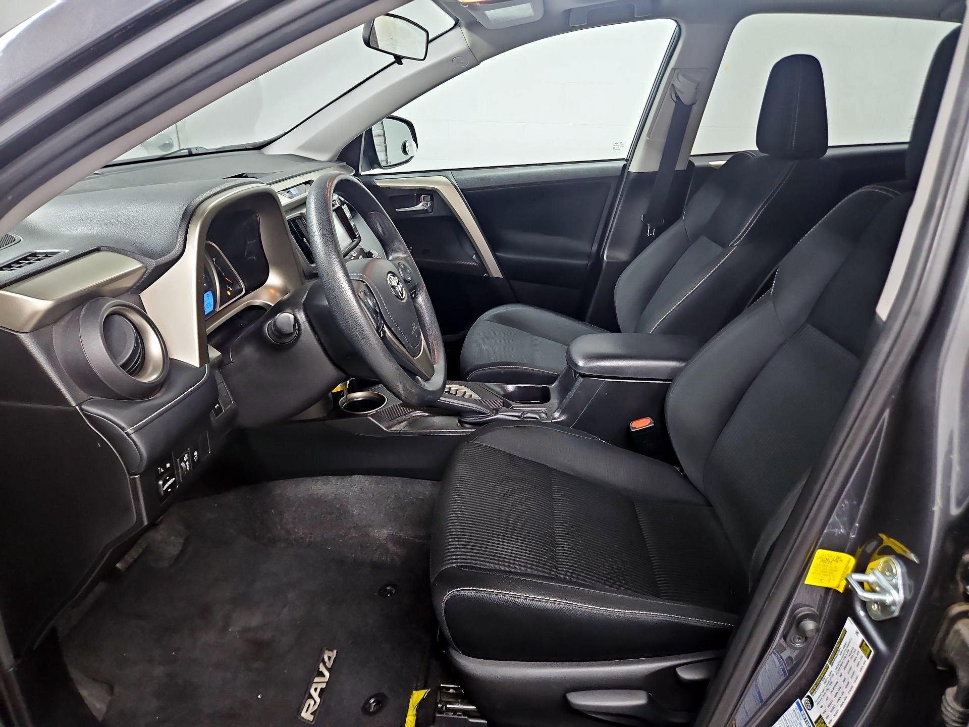 Thumbnail: 2015 Toyota RAV4 - 11