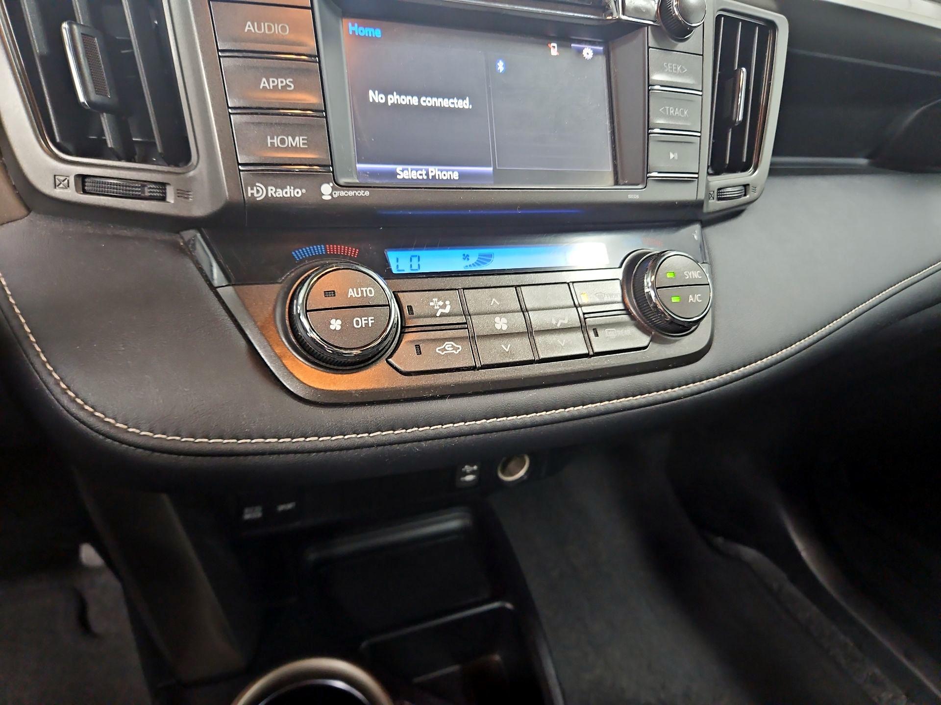 Thumbnail: 2015 Toyota RAV4 - 16