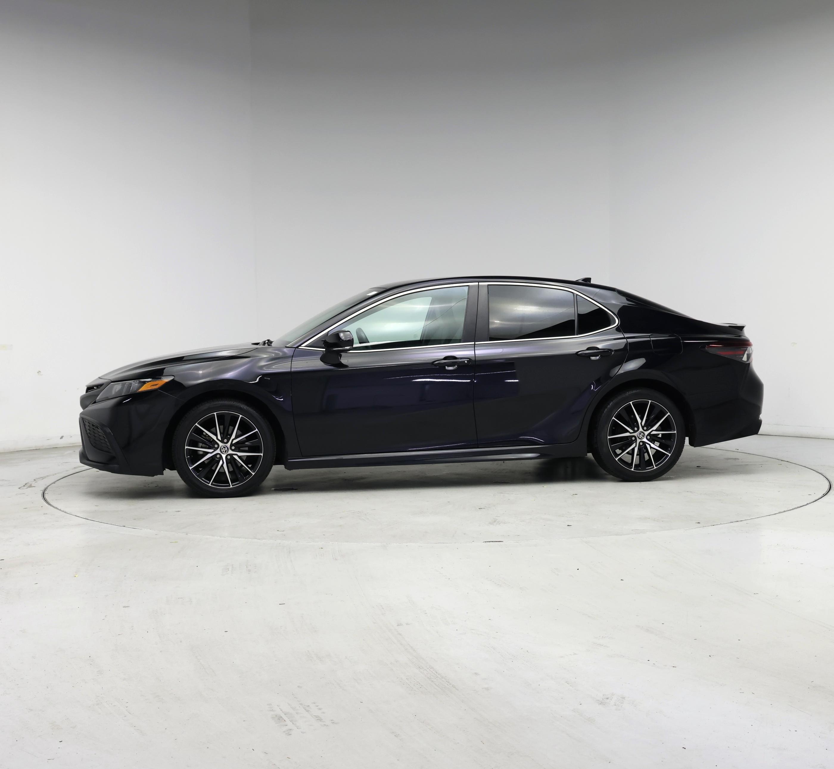Thumbnail: 2022 Toyota Camry - 3
