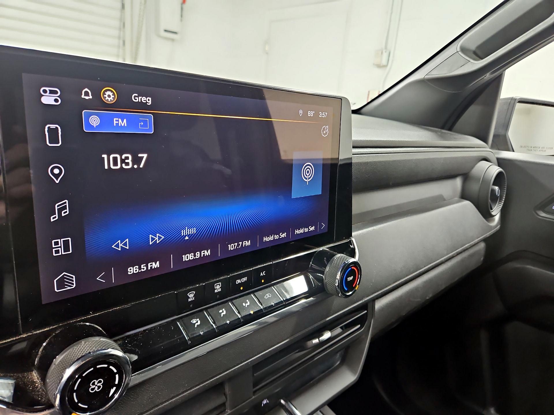 Thumbnail: 2023 Chevrolet Colorado - 16