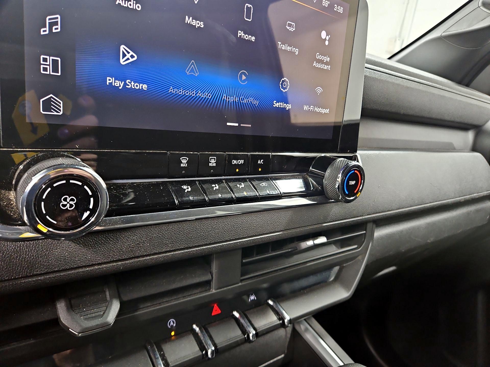 Thumbnail: 2023 Chevrolet Colorado - 17