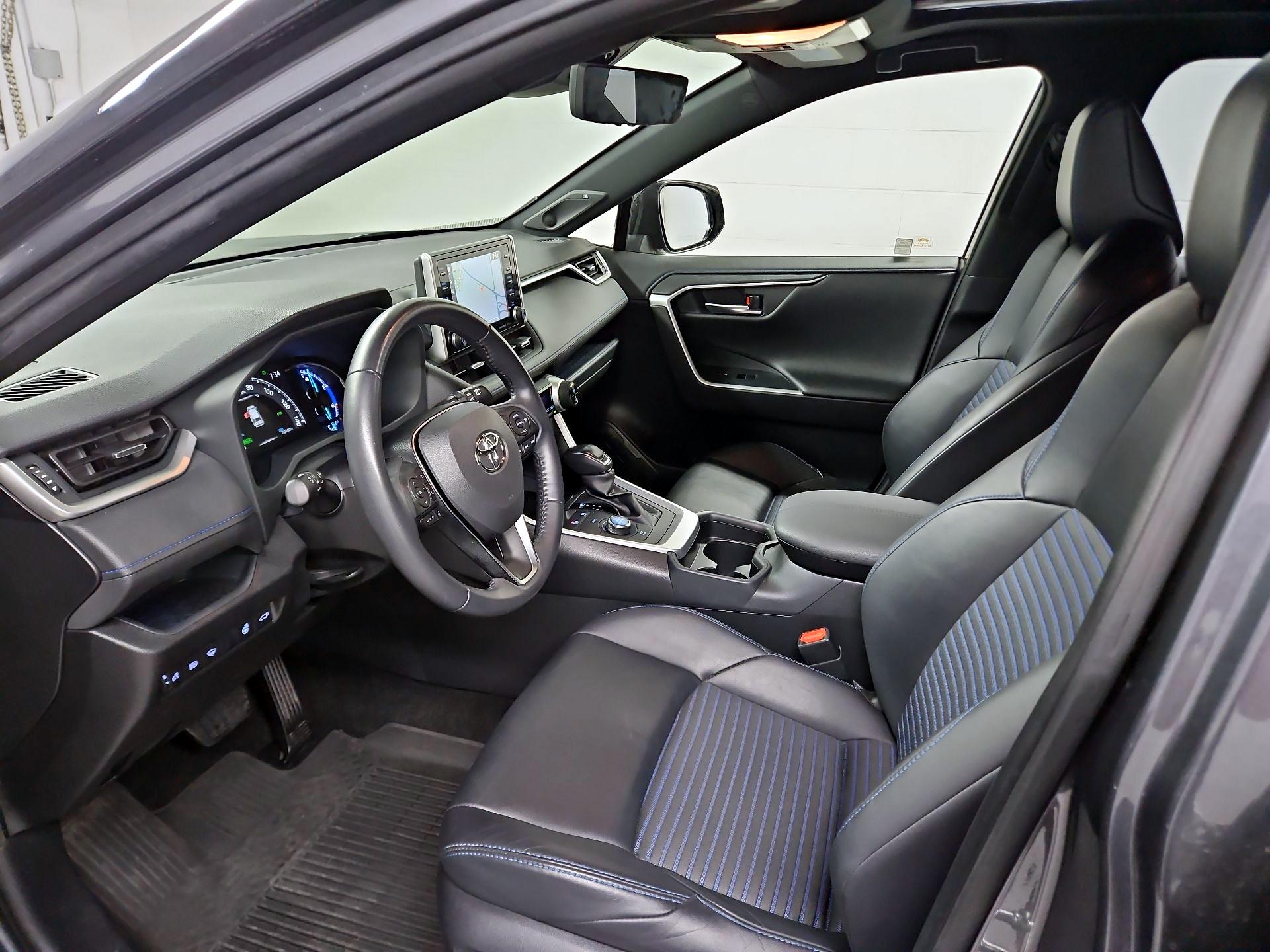 Thumbnail: 2020 Toyota RAV4 - 11