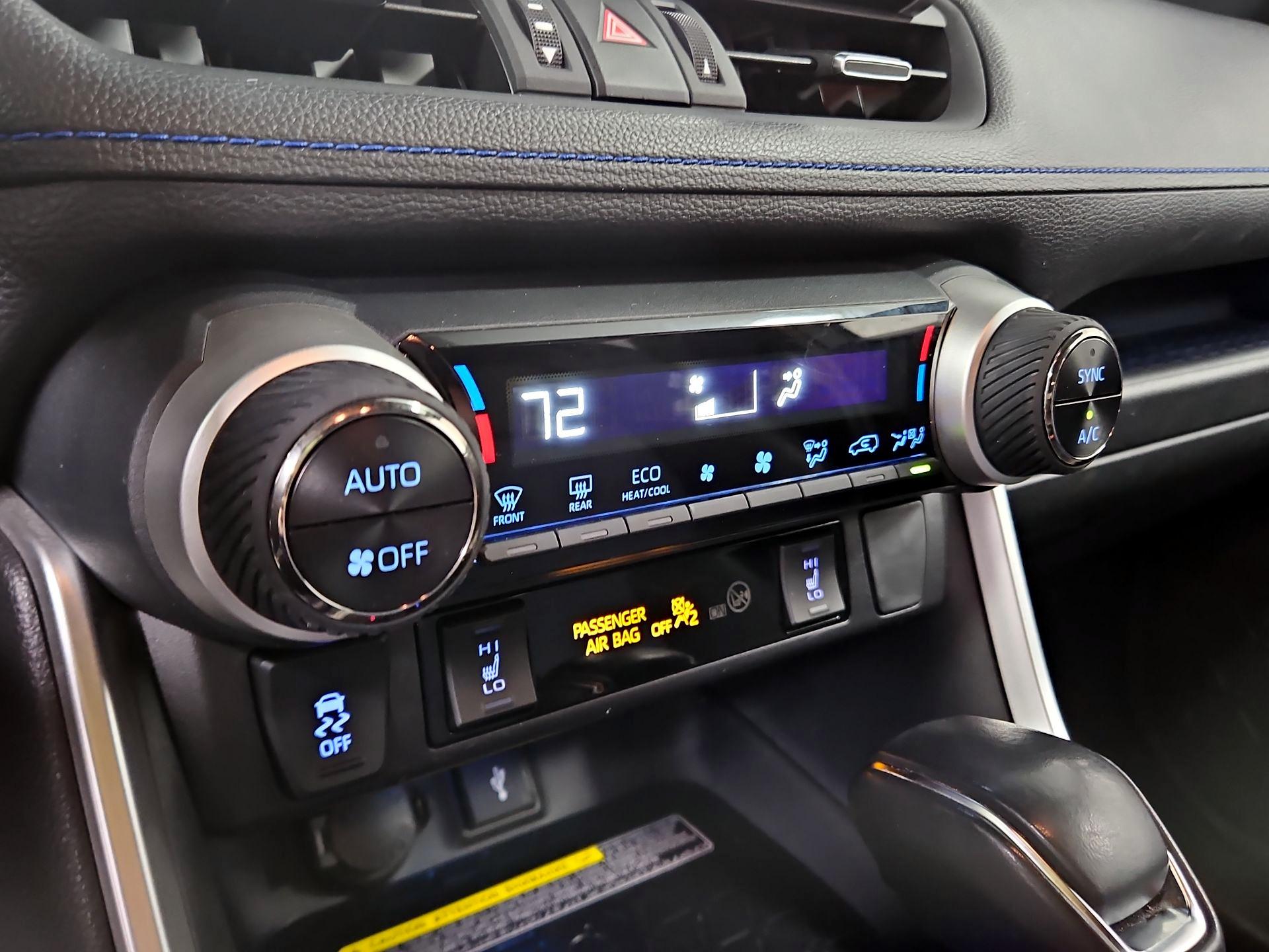 Thumbnail: 2020 Toyota RAV4 - 17