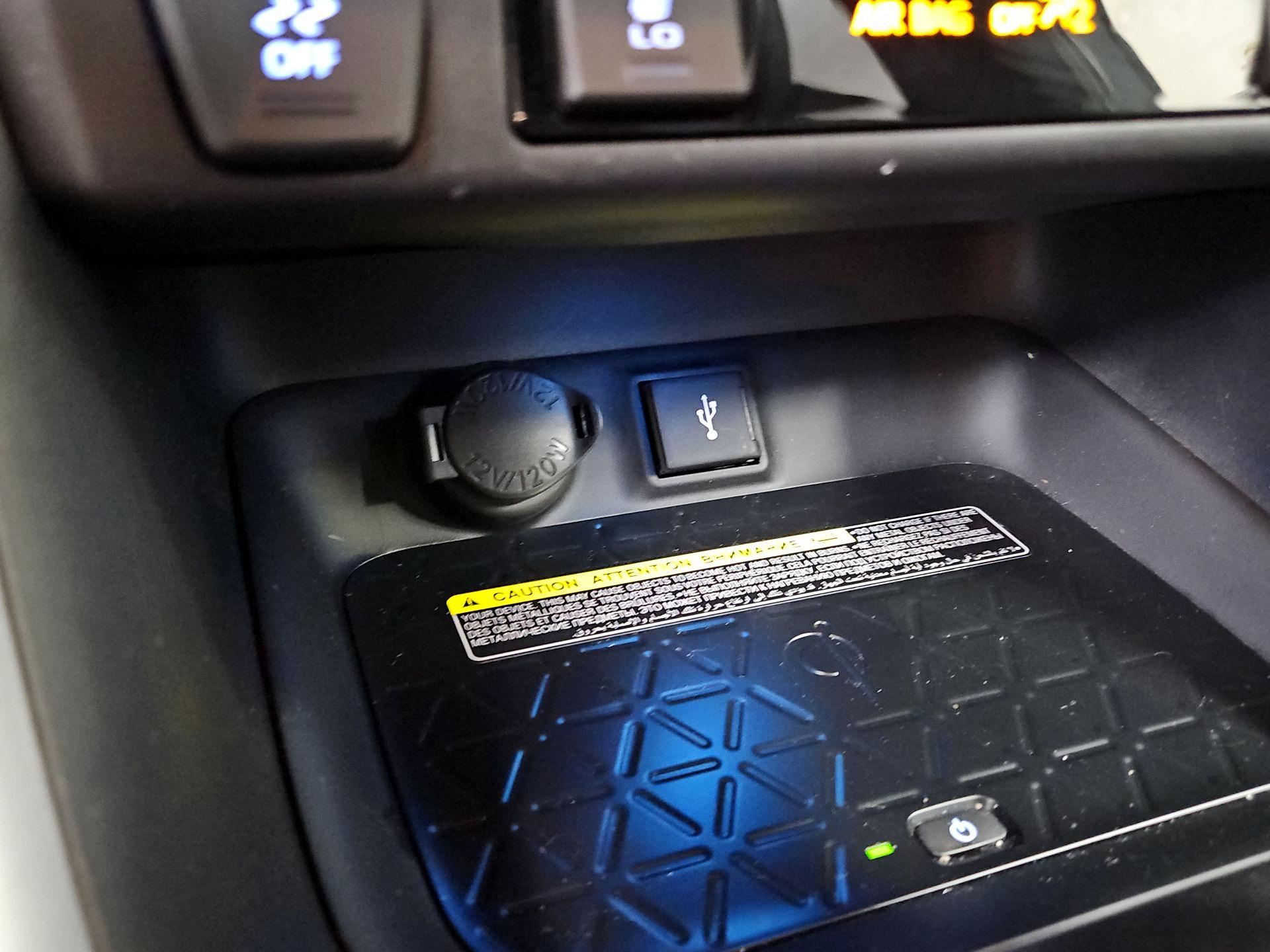 Thumbnail: 2020 Toyota RAV4 - 19