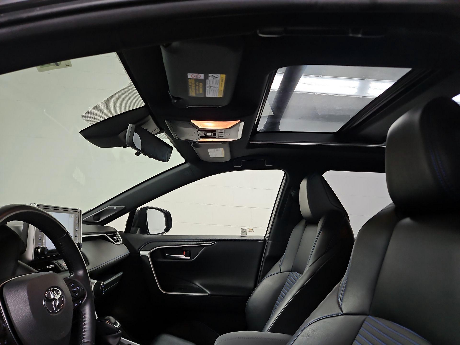 Thumbnail: 2020 Toyota RAV4 - 20