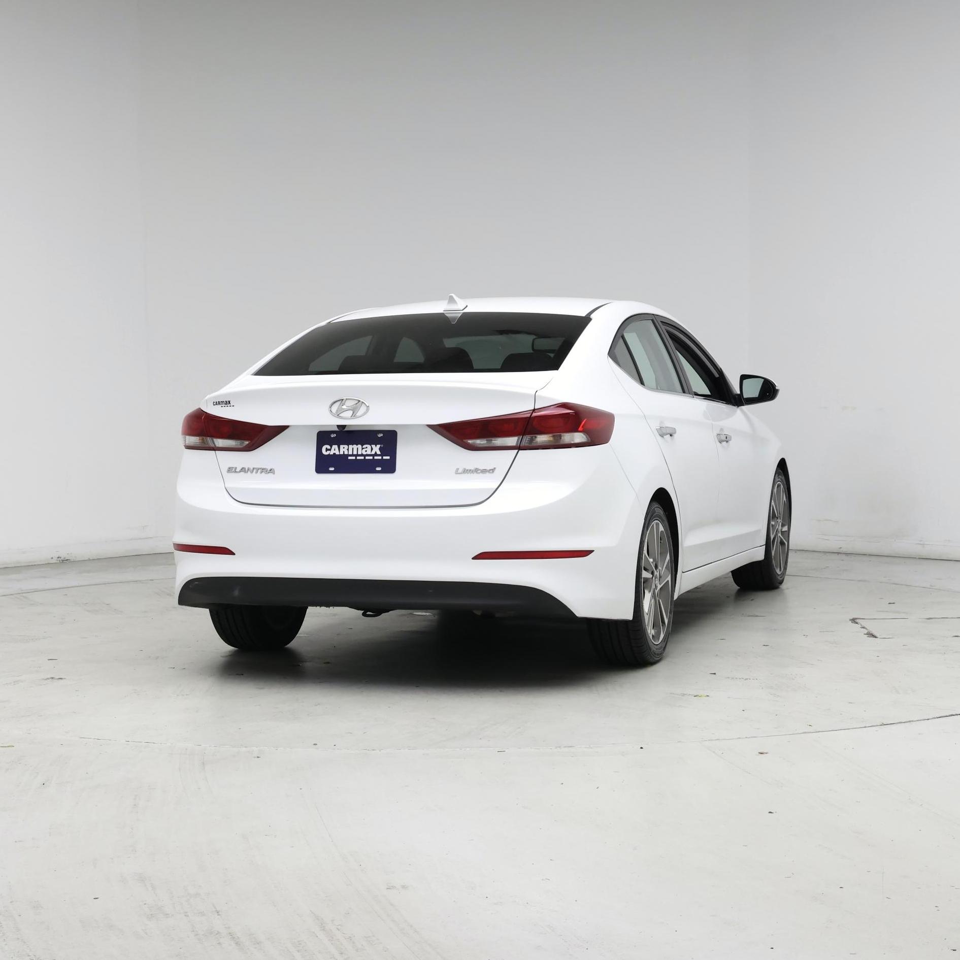 Thumbnail: 2017 Hyundai Elantra - 8