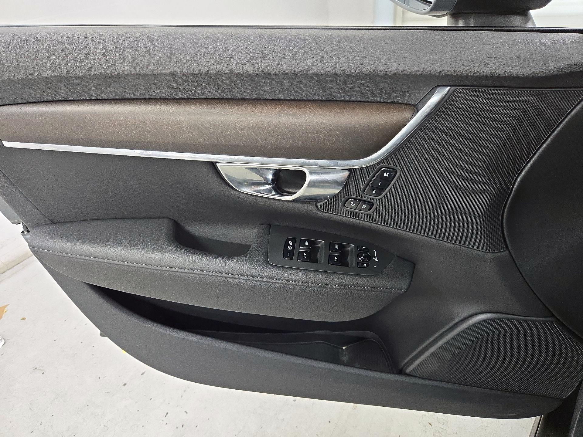 Thumbnail: 2019 Volvo V90 - 12
