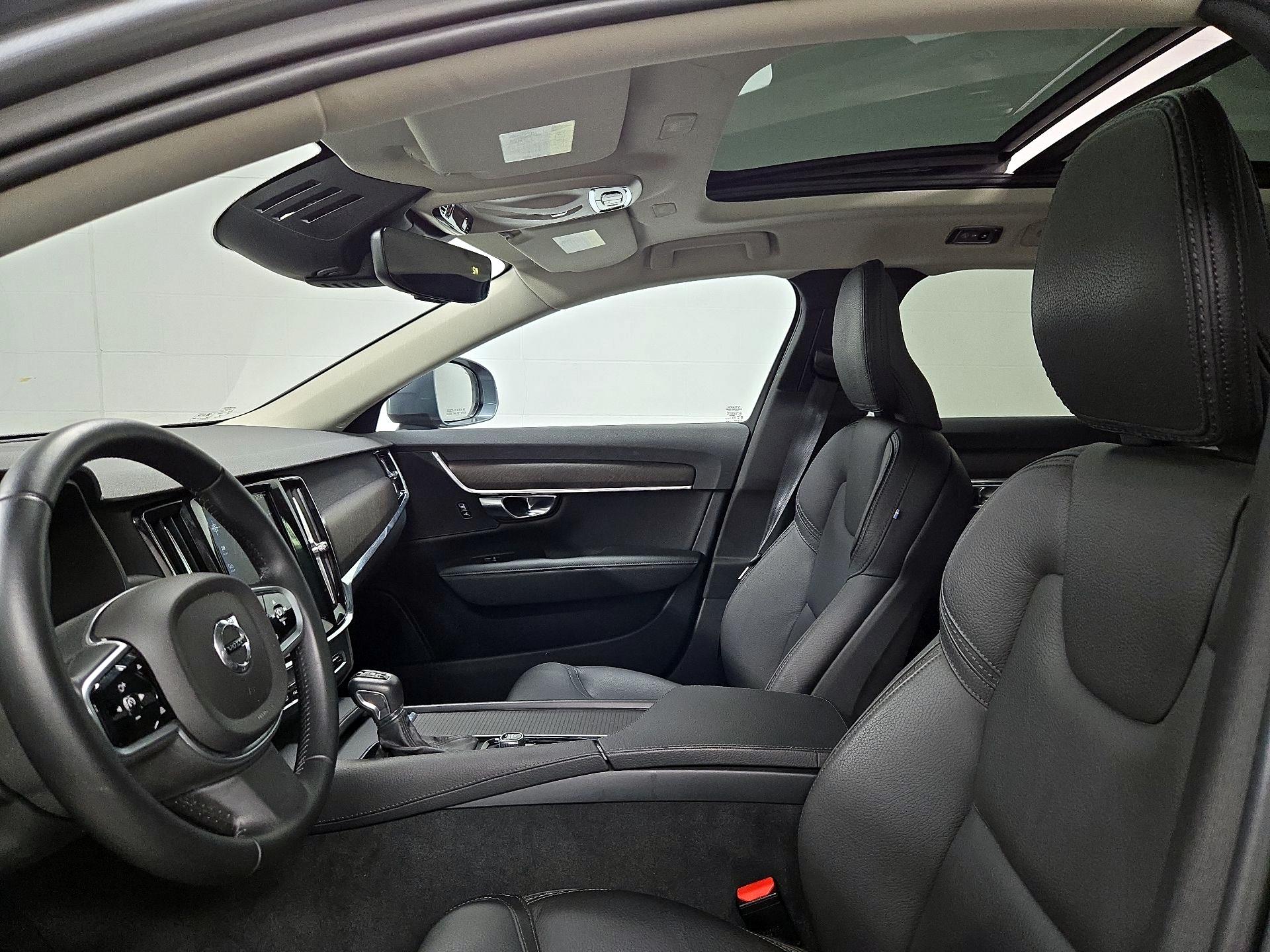 Thumbnail: 2019 Volvo V90 - 20