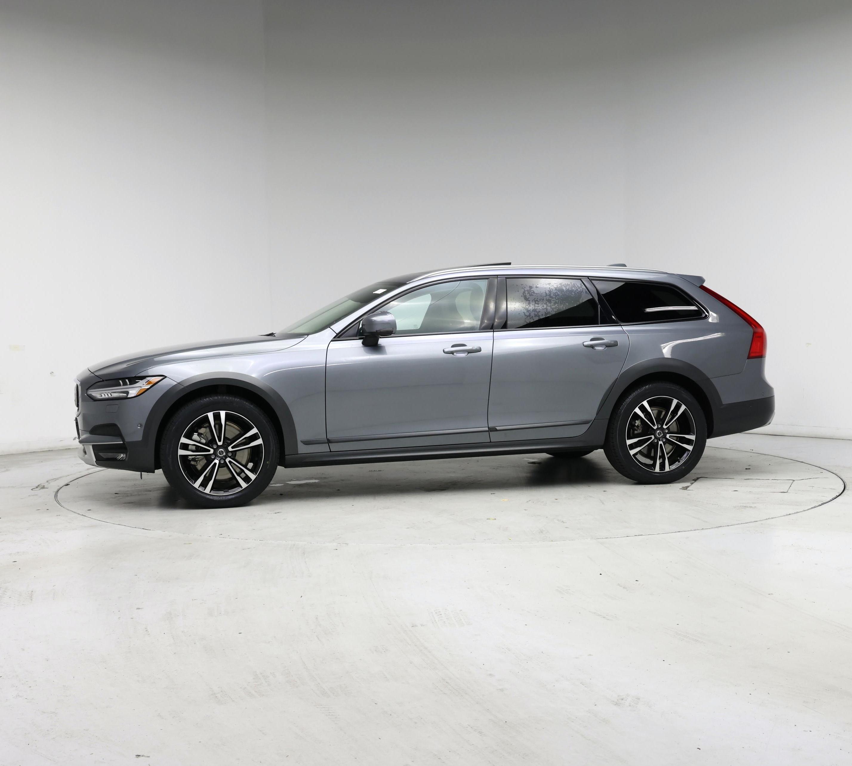 Thumbnail: 2019 Volvo V90 - 3