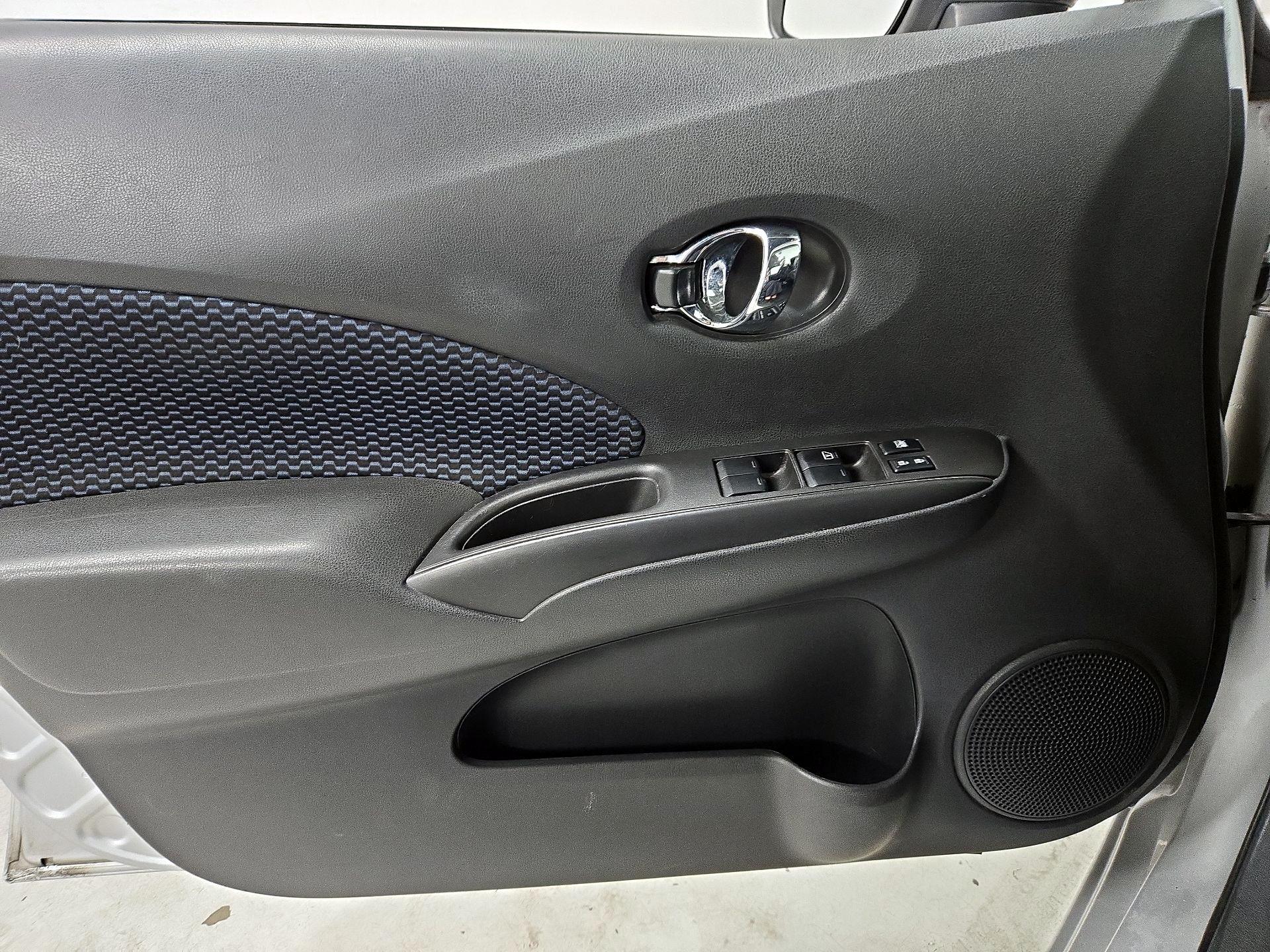 Thumbnail: 2017 Nissan Versa Note - 12