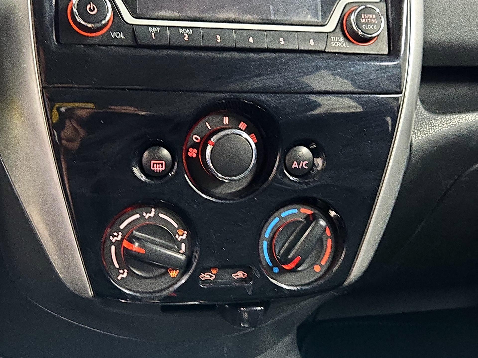 Thumbnail: 2017 Nissan Versa Note - 16