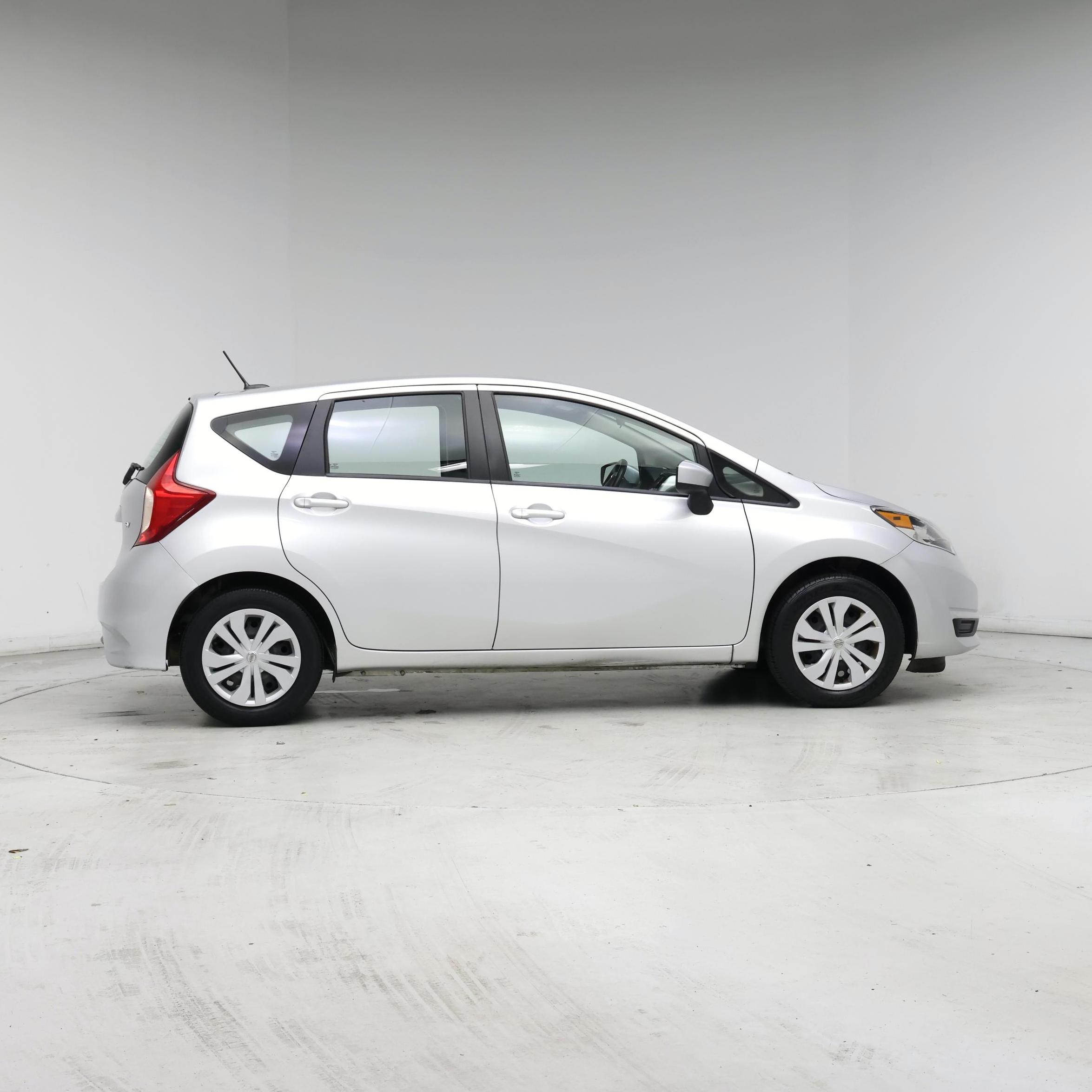 Thumbnail: 2017 Nissan Versa Note - 7