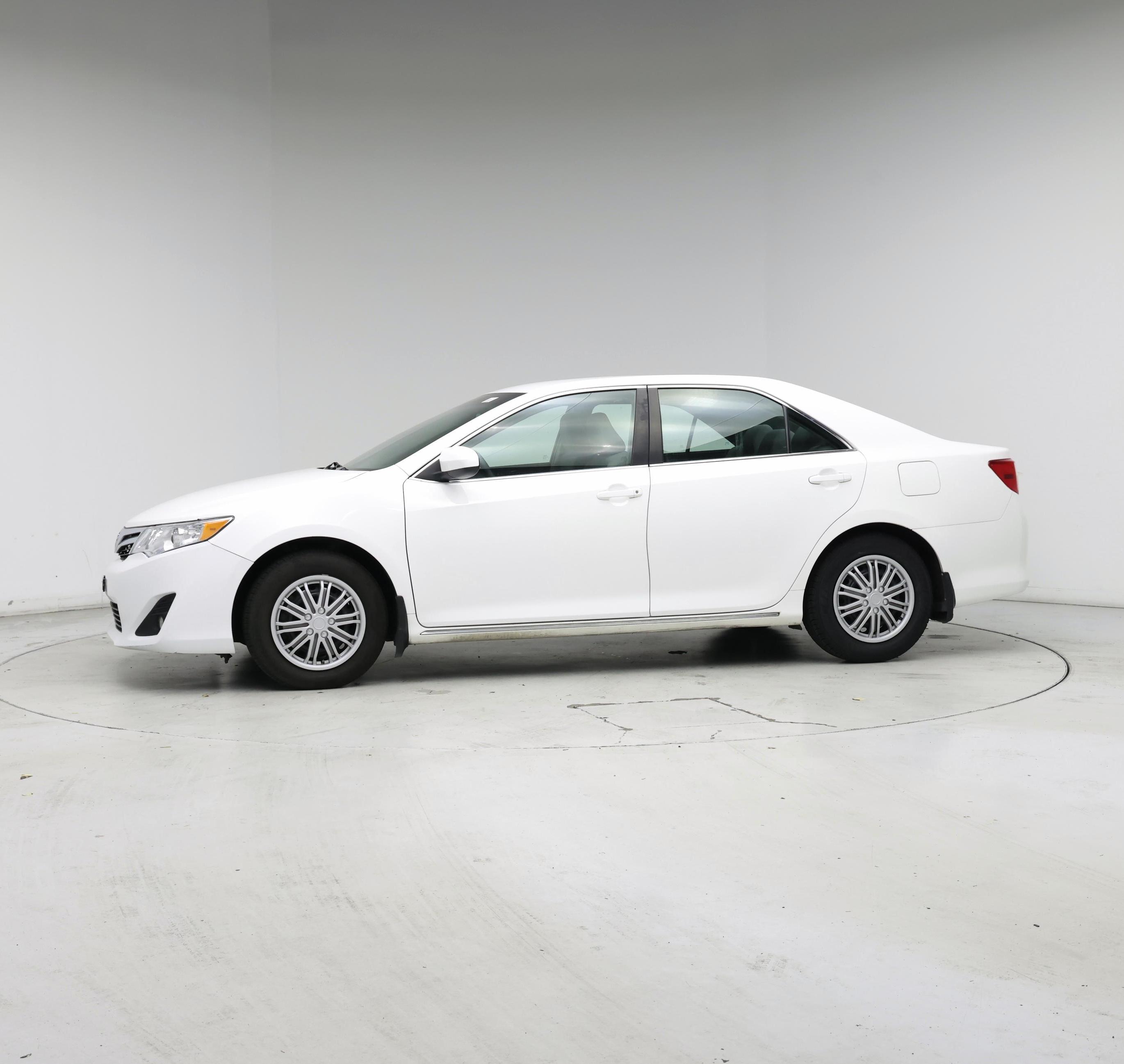 Thumbnail: 2014 Toyota Camry - 3