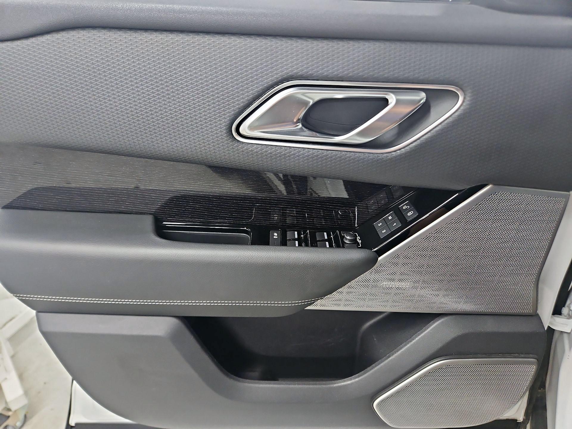 Thumbnail: 2018 Land Rover Range Rover Velar - 12
