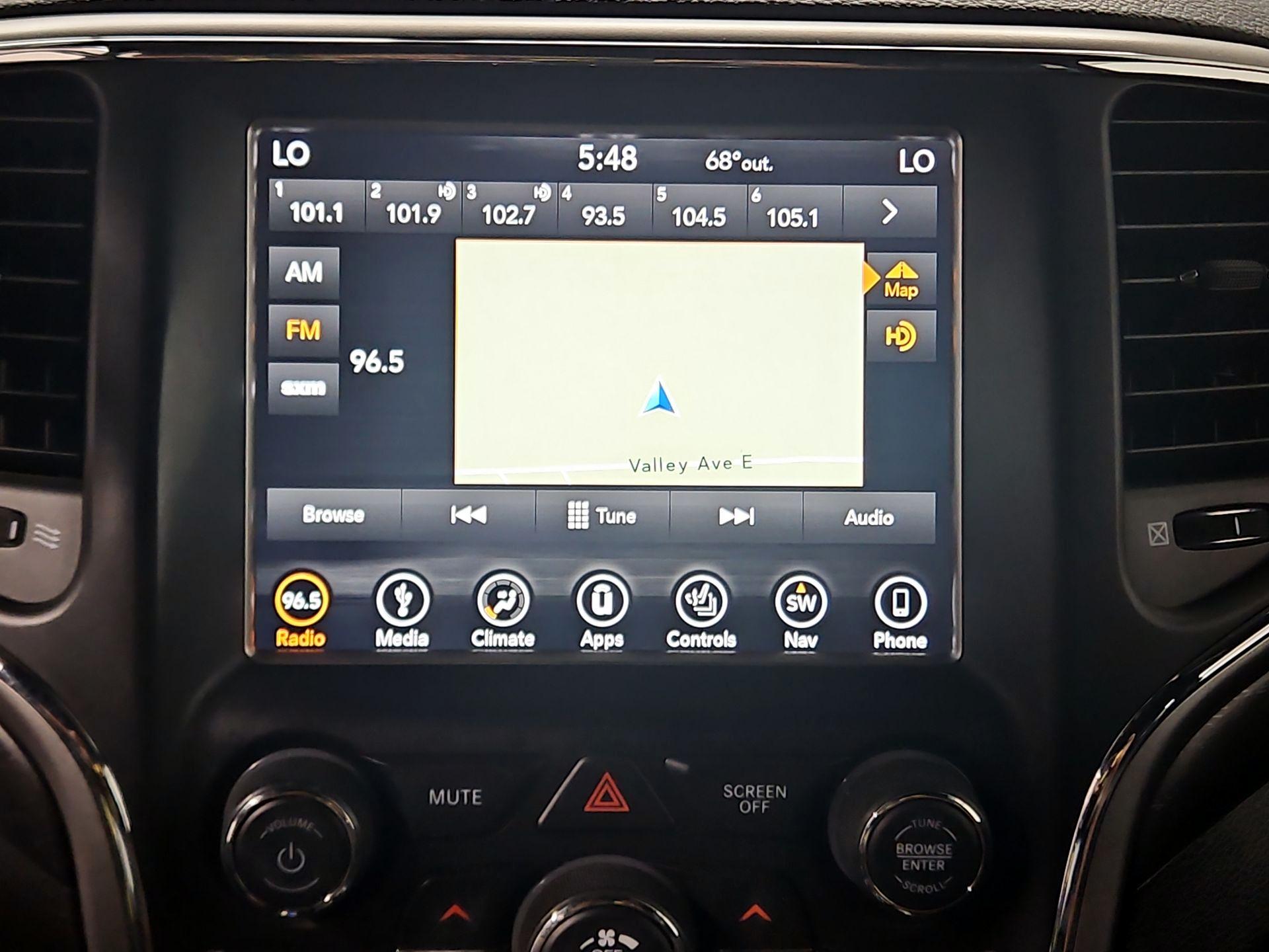 Thumbnail: 2018 Jeep Grand Cherokee - 16