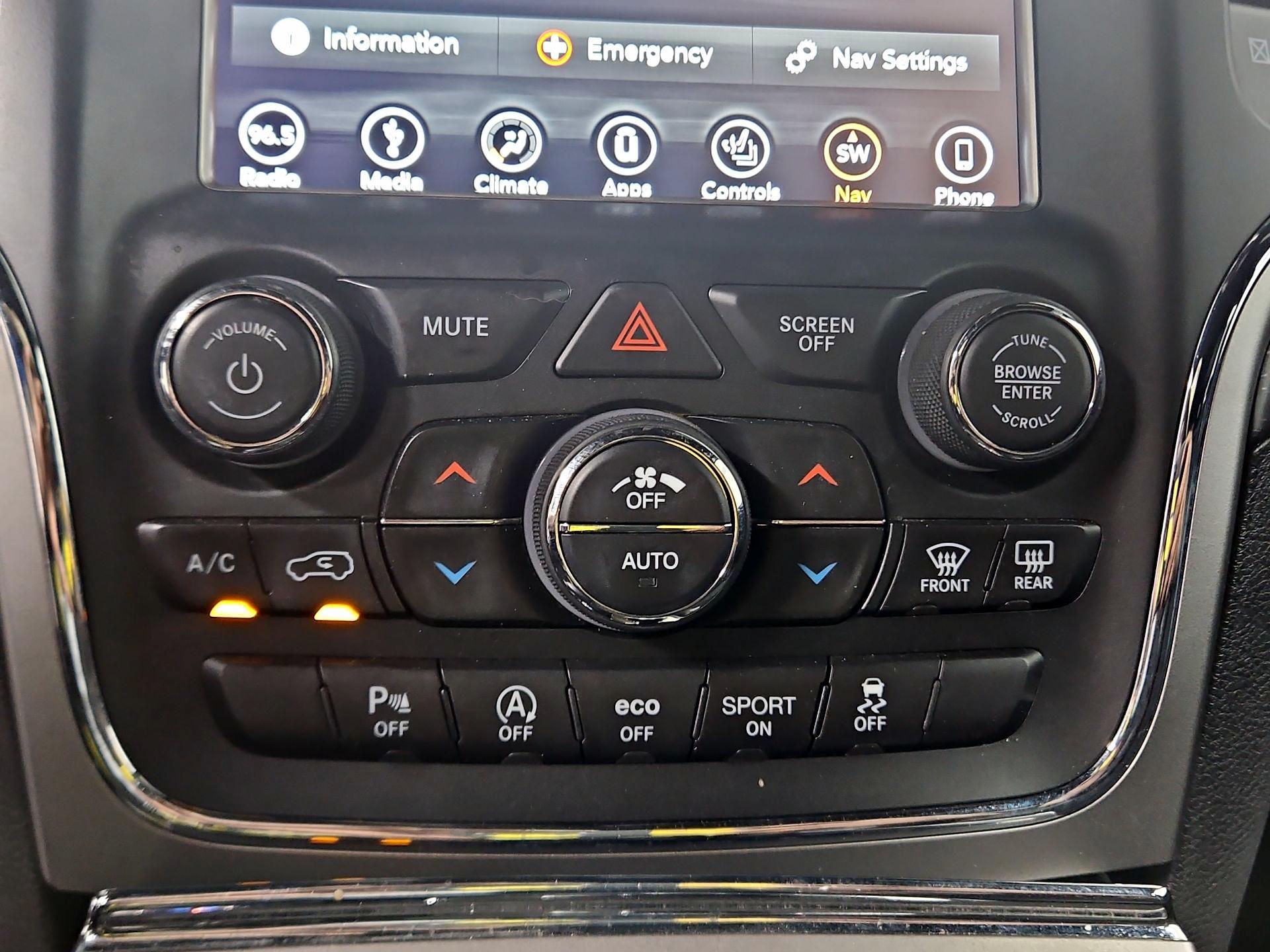 Thumbnail: 2018 Jeep Grand Cherokee - 17