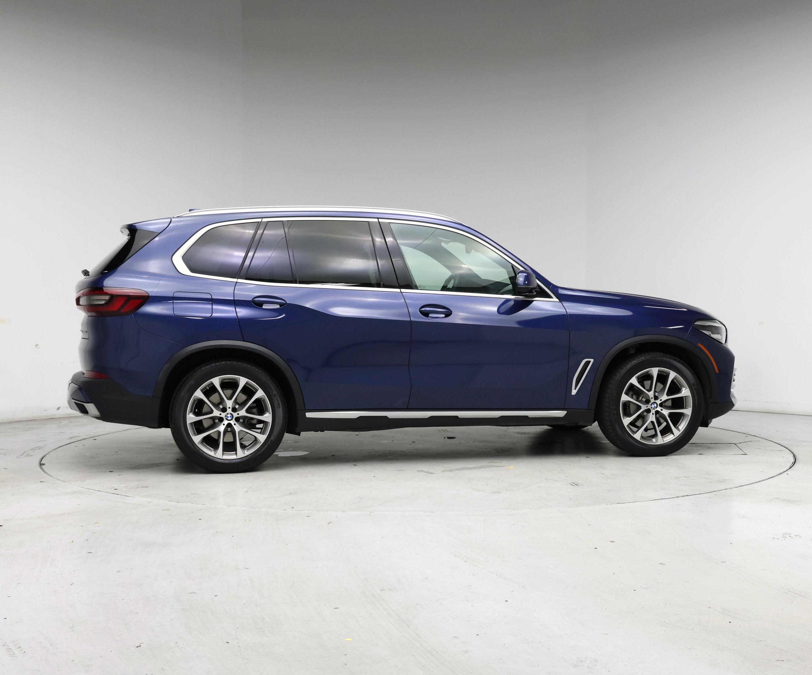 Thumbnail: 2021 BMW X5 - 7