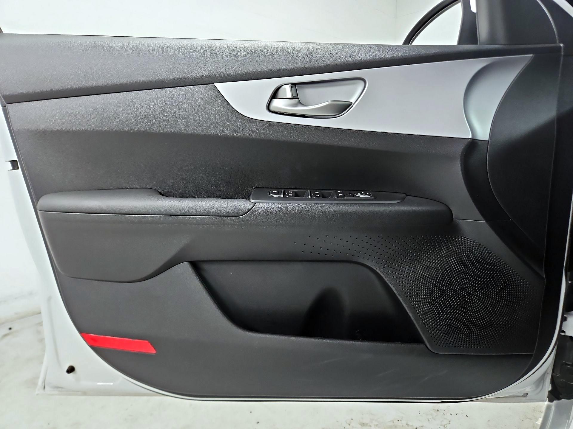 Thumbnail: 2024 Kia Forte - 12
