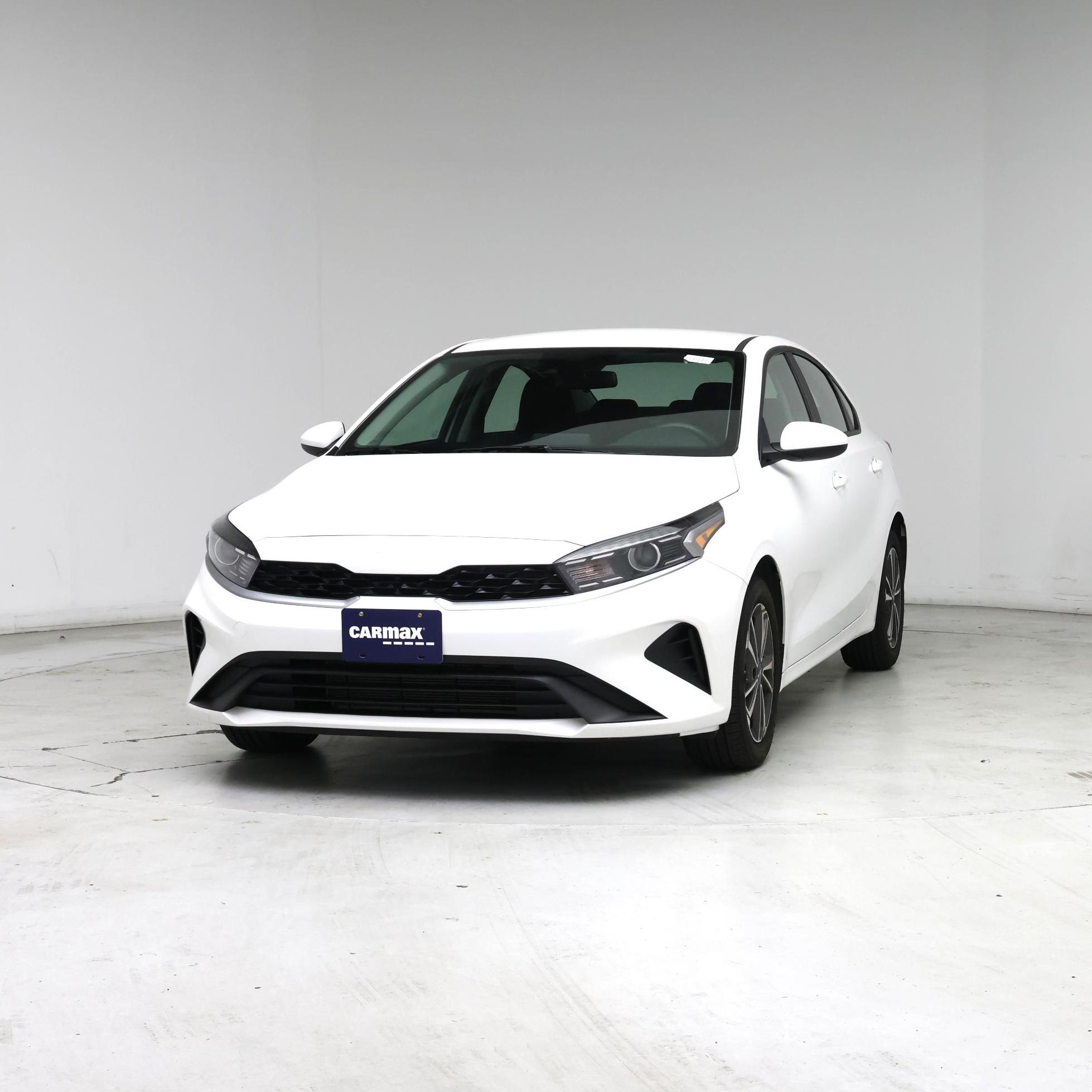 Thumbnail: 2024 Kia Forte - 4
