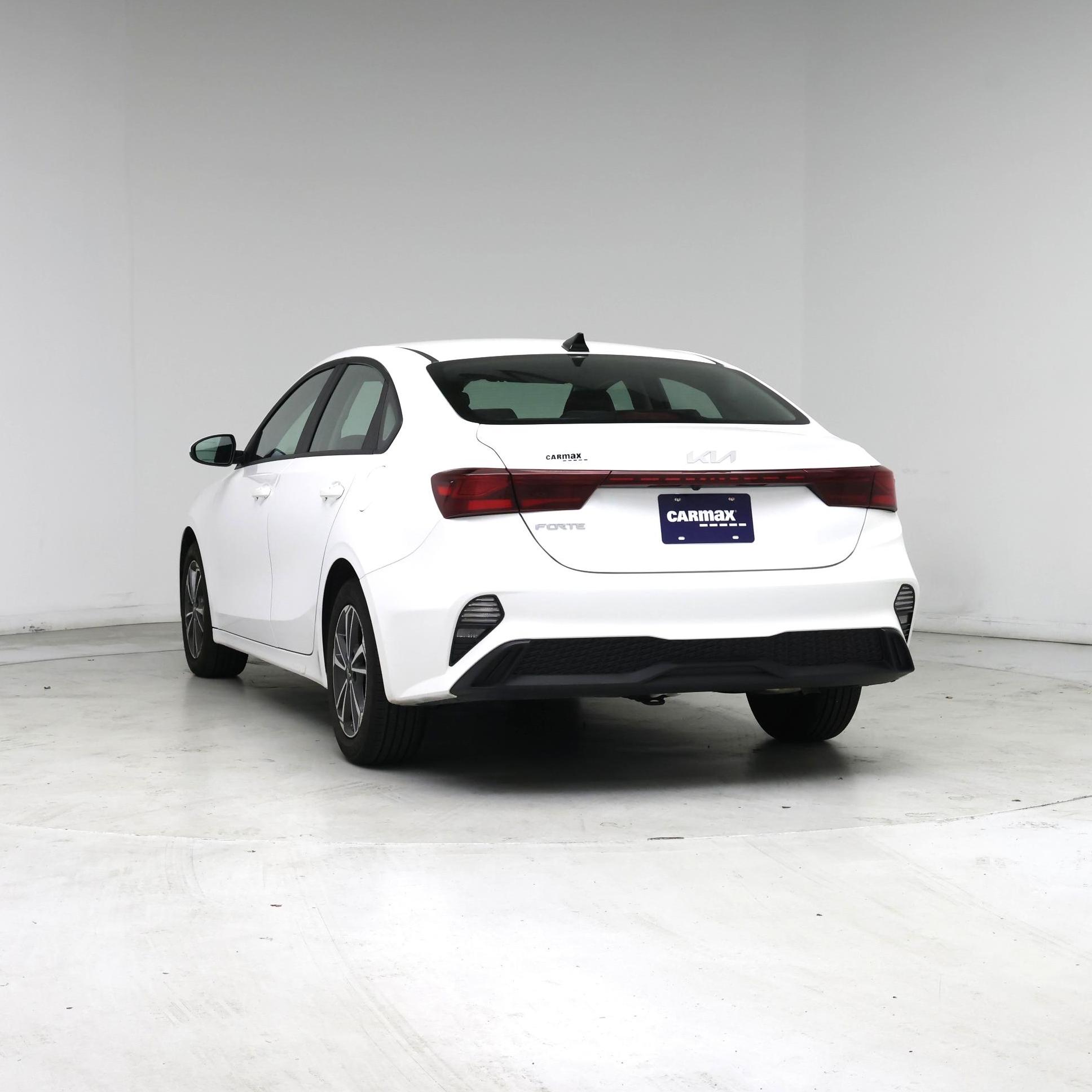 Thumbnail: 2024 Kia Forte - 6