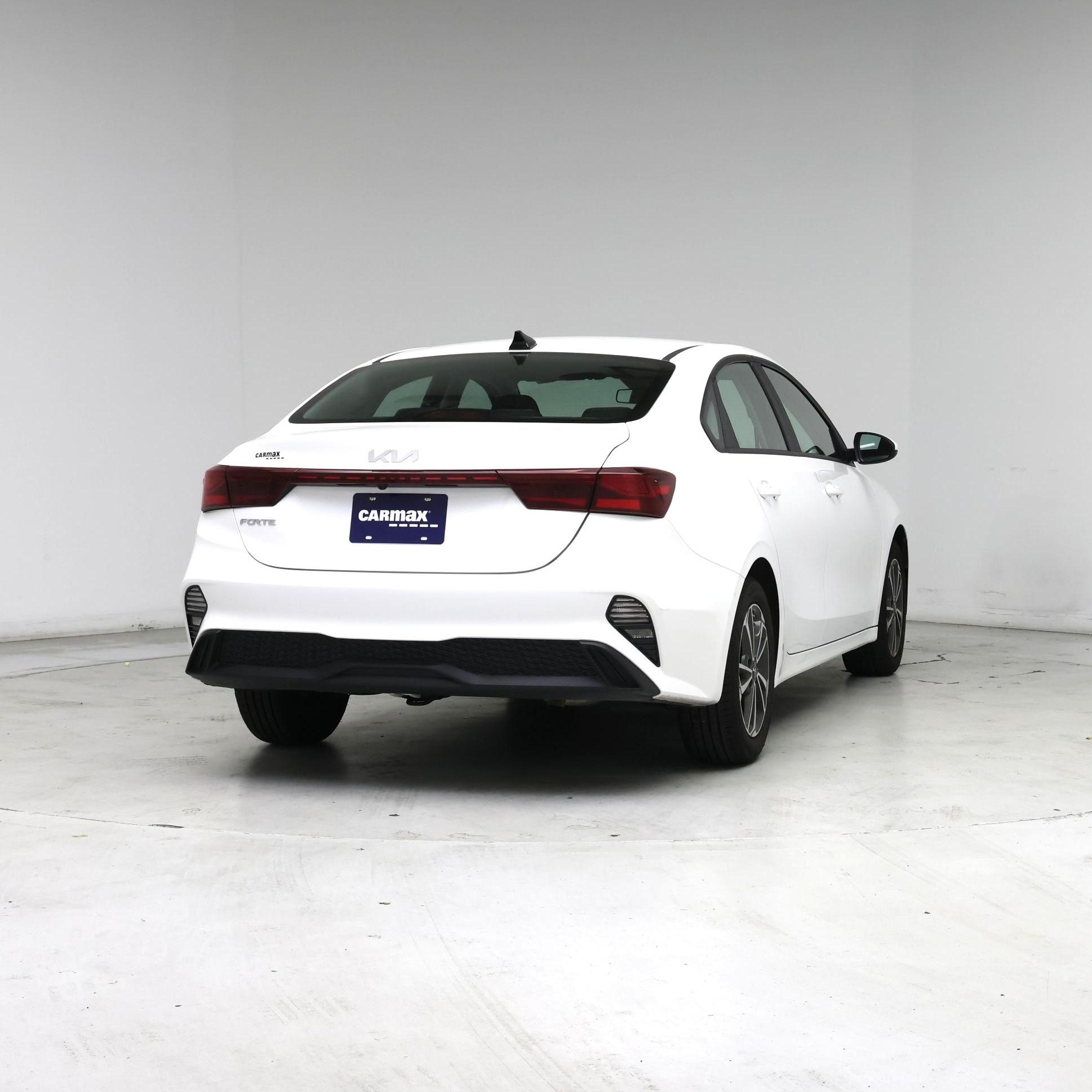 Thumbnail: 2024 Kia Forte - 8