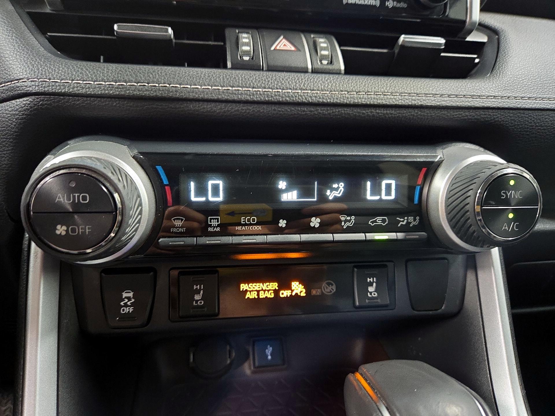 Thumbnail: 2020 Toyota RAV4 - 17