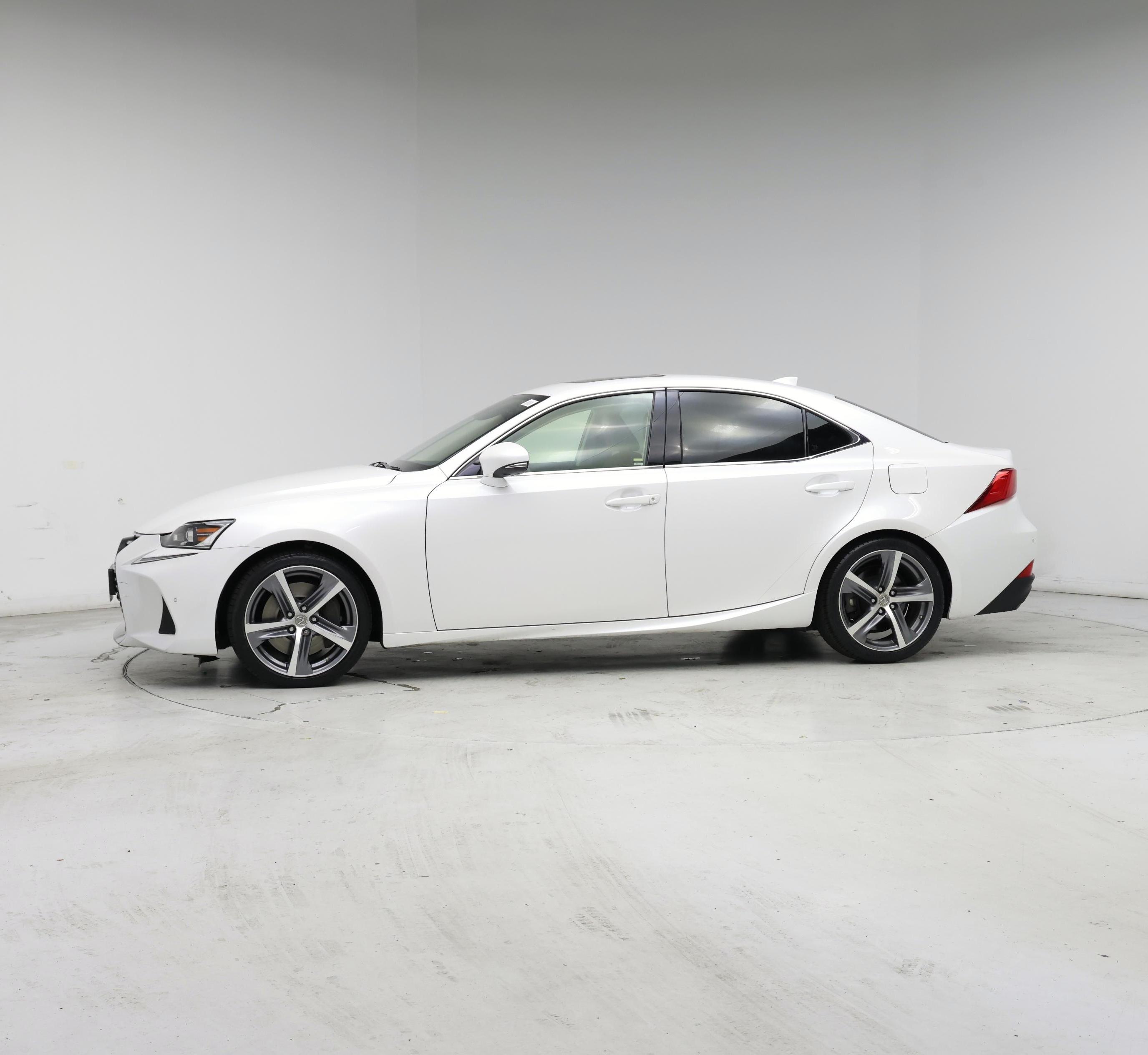 Thumbnail: 2017 Lexus IS - 3