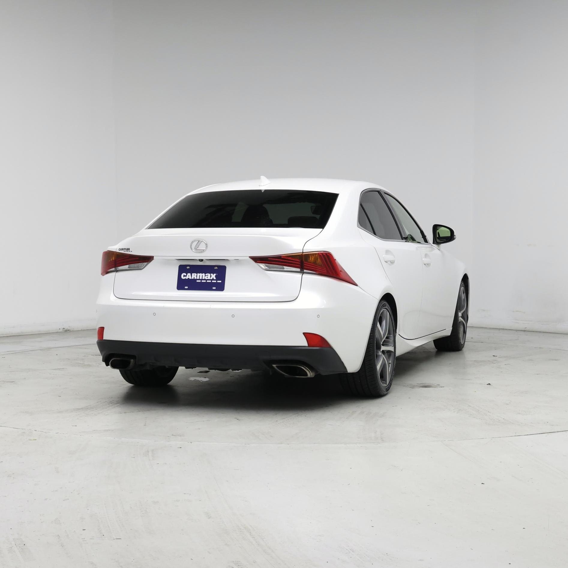 Thumbnail: 2017 Lexus IS - 8