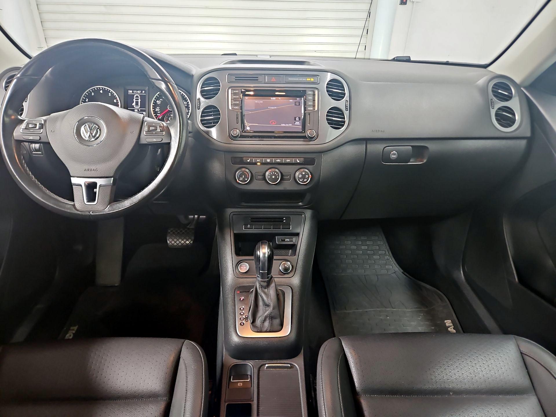 Thumbnail: 2016 Volkswagen Tiguan - 9