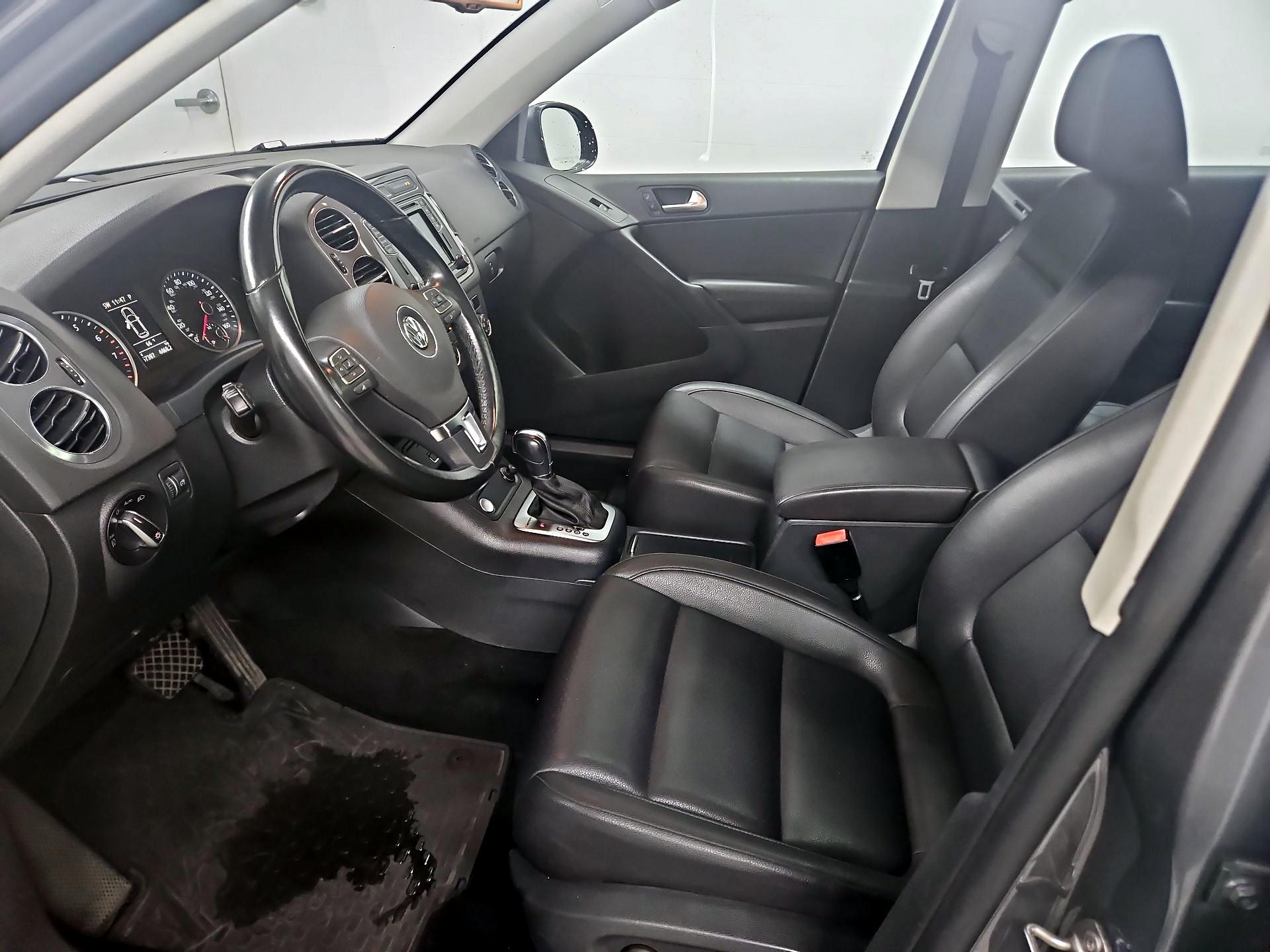 Thumbnail: 2016 Volkswagen Tiguan - 11