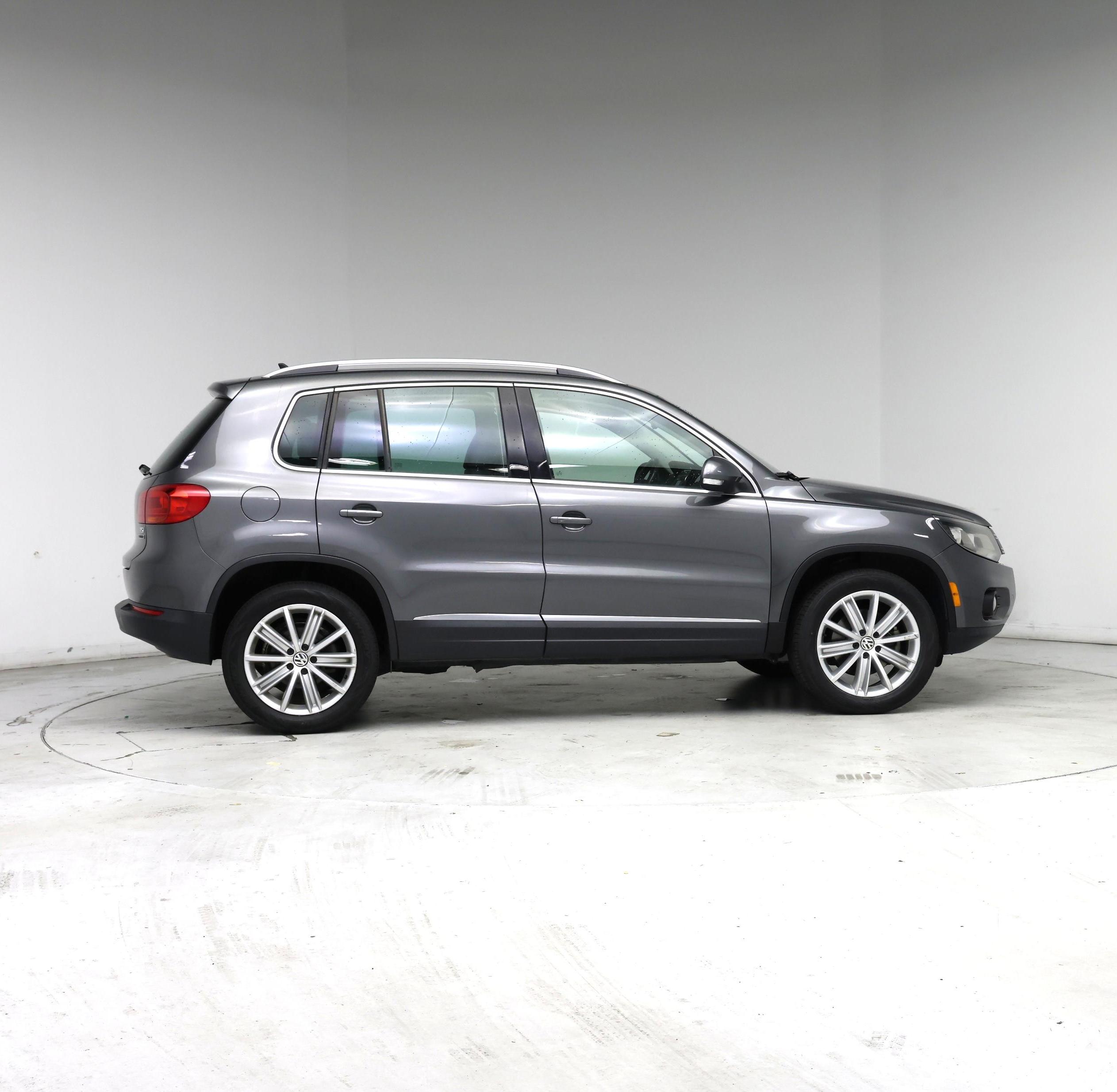 Thumbnail: 2016 Volkswagen Tiguan - 7